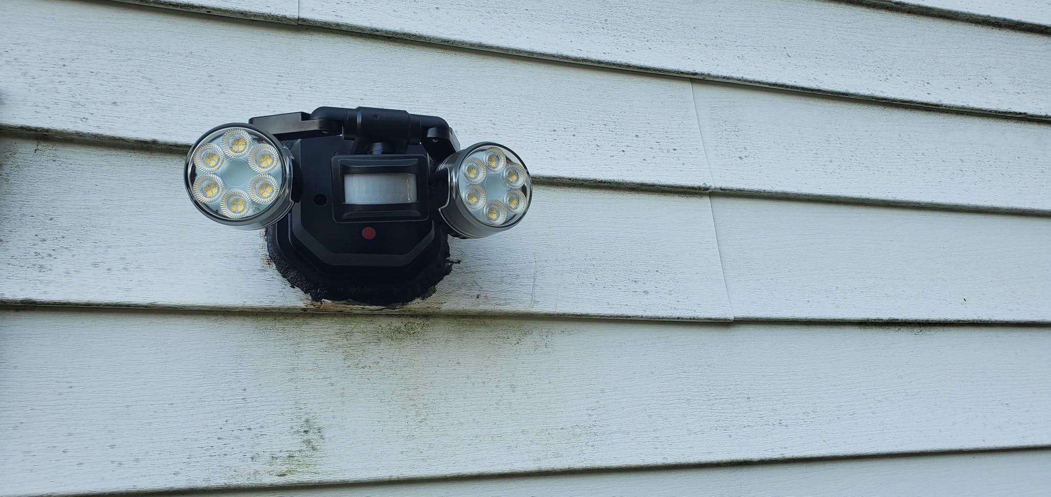OREiN Motion Sensor Outdoor Security Light, Adjustable Dual-Head LED Flood Light, 3 Modes(Motion/Manual/Dusk to Dawn), 150W Equivalent 5000K, IP65 Waterproof Exterior Lighting, Hardwired customer photo 2