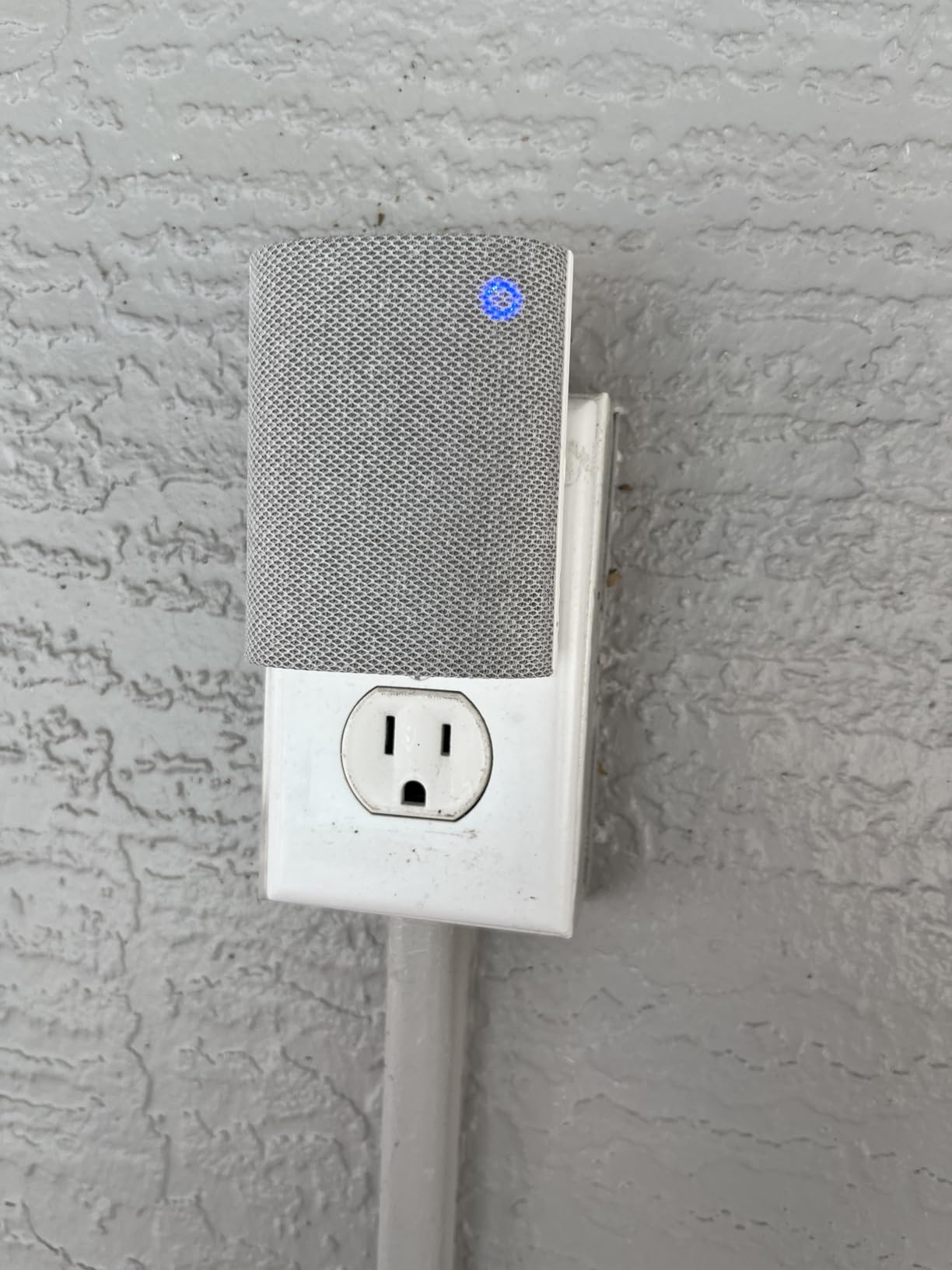 Ring Chime — Enhanced audio for real-time alerts you can hear from anywhere, easy plug-in setup, simple wifi & Bluetooth connectivity, sleek design, White customer photo 2