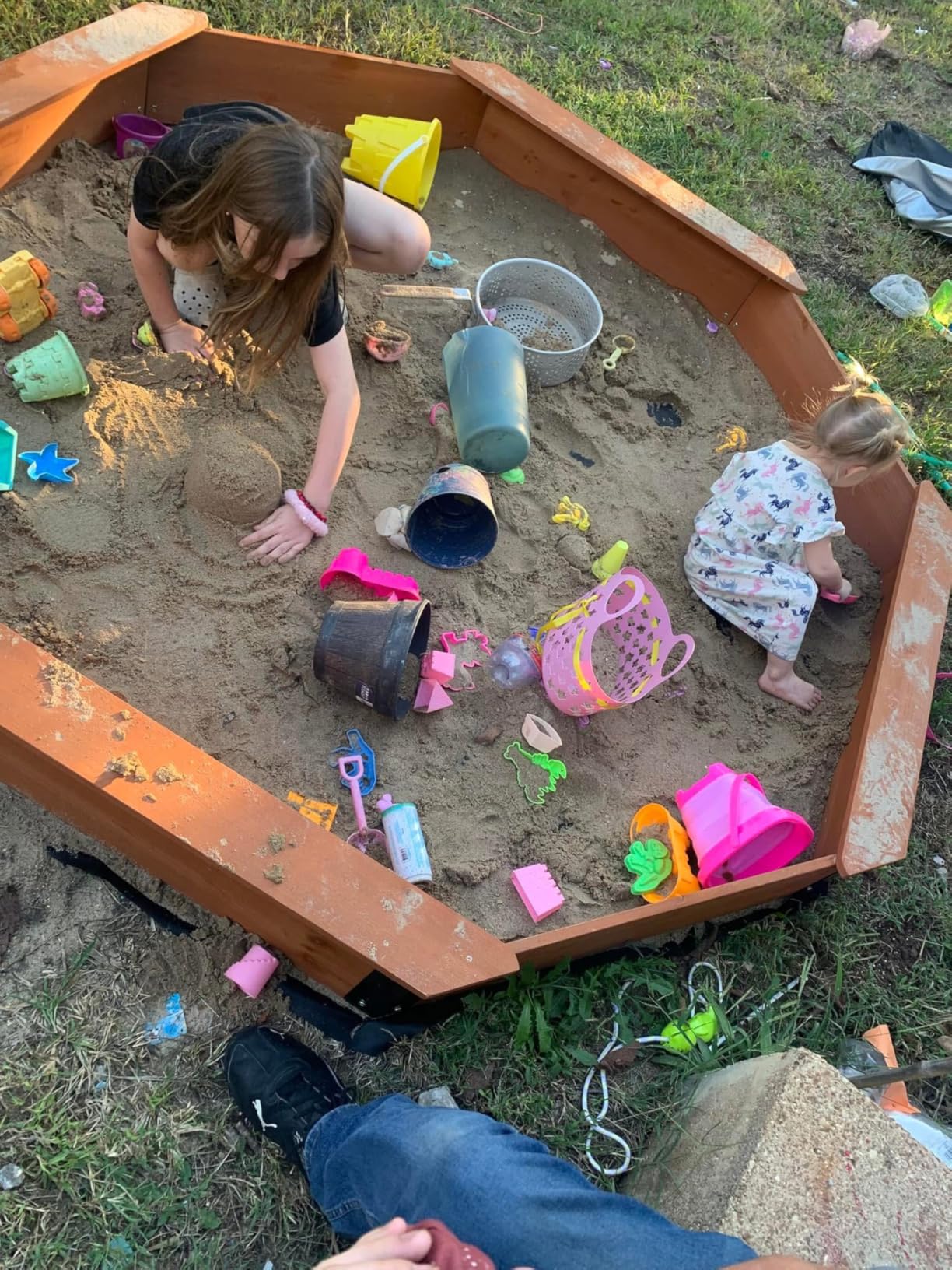 64''x56''x8.5'' Octagon Sandbox with Cover for Kids Outdoor Play, Wood Large Sandpit with 4 Benches, Quick Easy Install, US. Patented customer photo 1