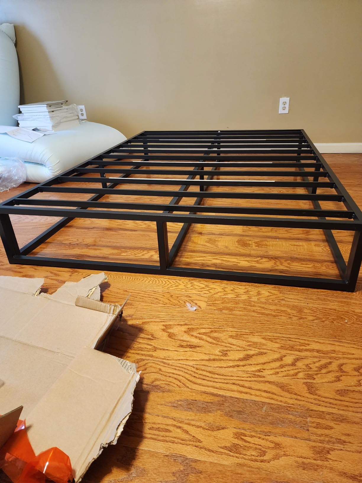Bilily 18 Inch Queen Bed Frame with Steel Slat Support,Heavy Duty Metal Platform Bed Frame Queen Size Mattress Foundation,No Box Spring Needed,Easy Assembly,Noise Free,Black customer photo 1