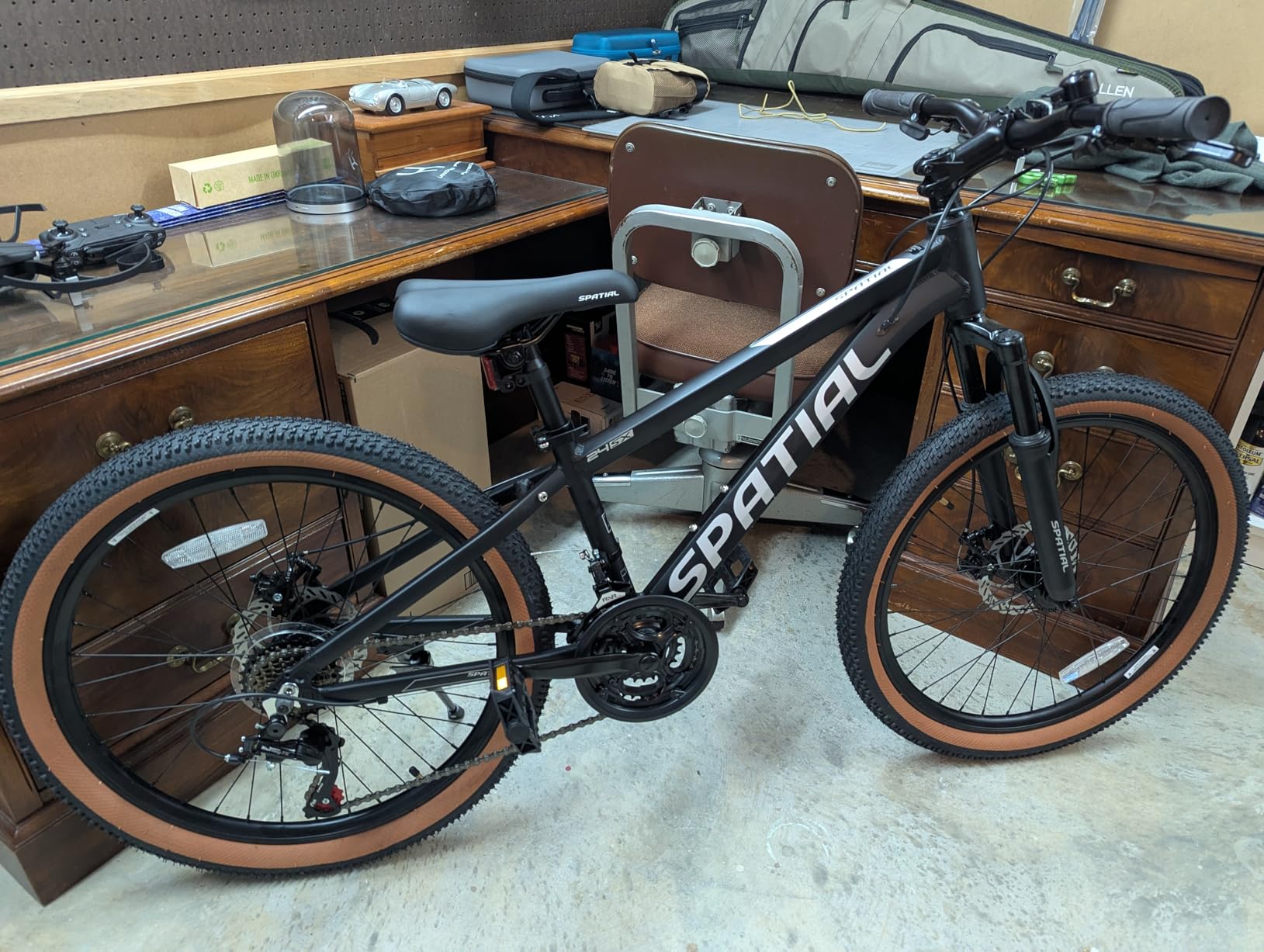 SPATIAL Mountain Bike, 24/26/27.5 Inch Outdoor Cycling Bike, 8/21 Speed Lightweight Aluminum Frame | Dual Disc Brakes, Adjustable Ergonomic Seat for Adult Teens customer photo 1
