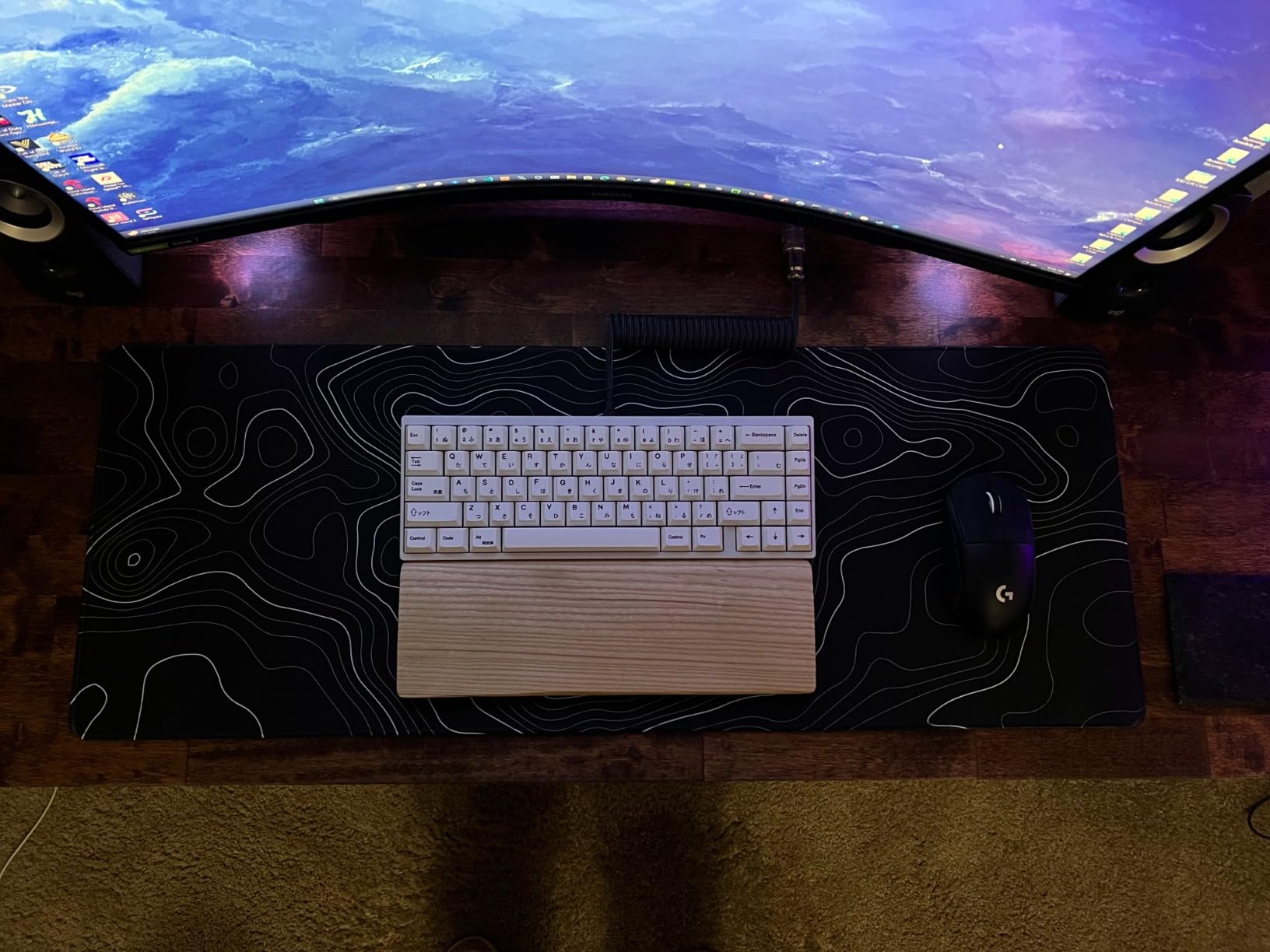HAUTOCO Wireless Charging Mouse Pad, RGB Large Gaming Desk Mat customer photo 1
