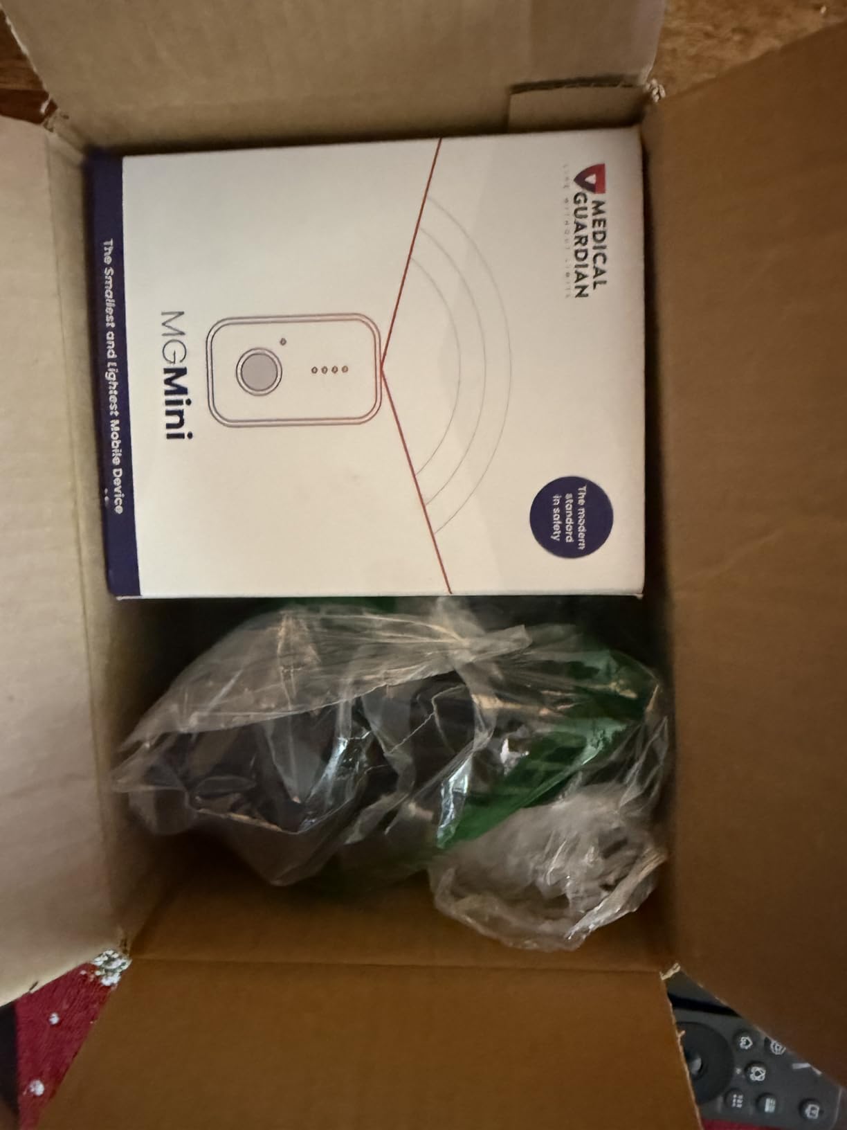 Medical Guardian MGMini Medical Alert Device for Seniors | Subscription Required | SOS Button, Emergency Location Assistance, 24/7 Monitoring | Rose Gold customer photo 1