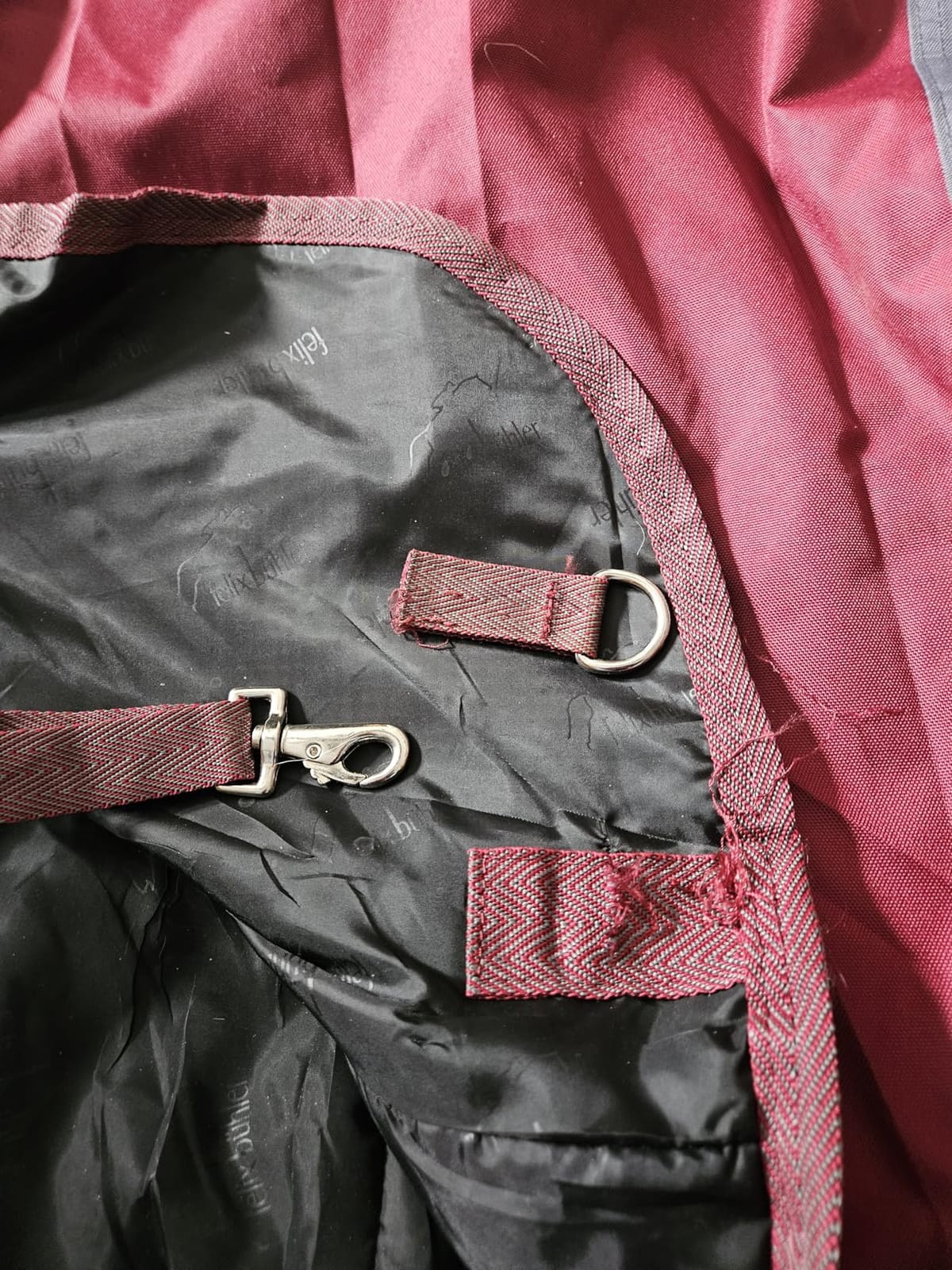 BARN & STABLE 600Denier 3000mm/3000mvp Super Waterproof & Breathable Horse Blankets for Winter with 200g Fill customer photo 1