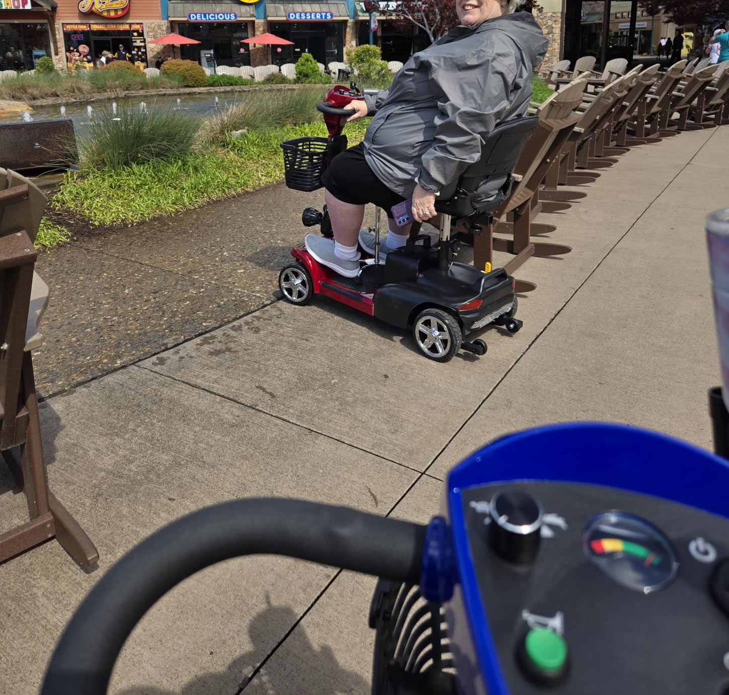 Ecomobi 32 Miles Heavy-Duty 1000W Mobility Scooter for Seniors & Adults customer photo 2