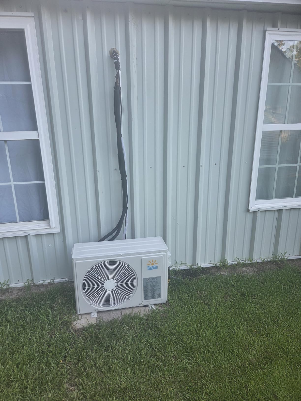 Rellytech Mini Split AC/Heating System - 19 SEER2 9000 BTU Mini Split AC Unit Inverter Heating and Cooling, 115v Energy Efficient Ductless Air Conditioner Up to 550sq.ft, 24H Timer, Installation Kit customer photo 2