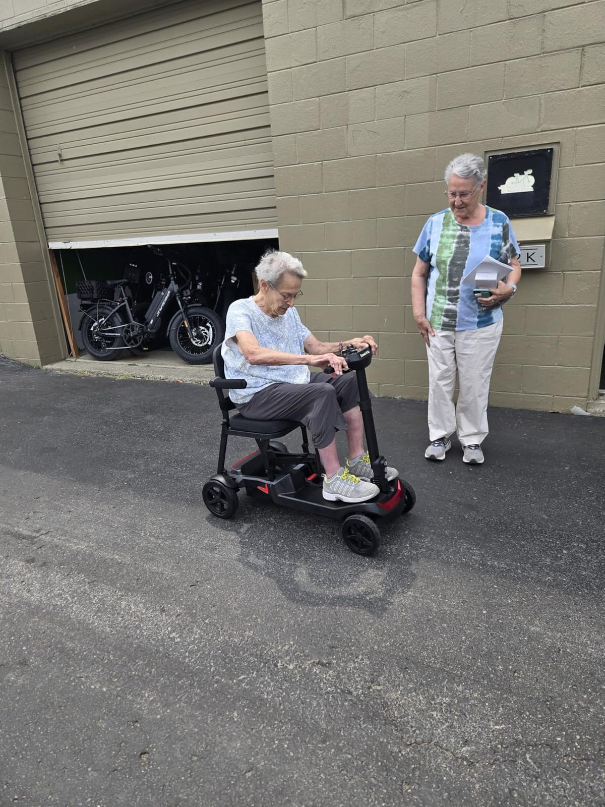 SCOOTNGO Lite Mobility Scooters for Seniors & Adults, Portable for Travel customer photo 2