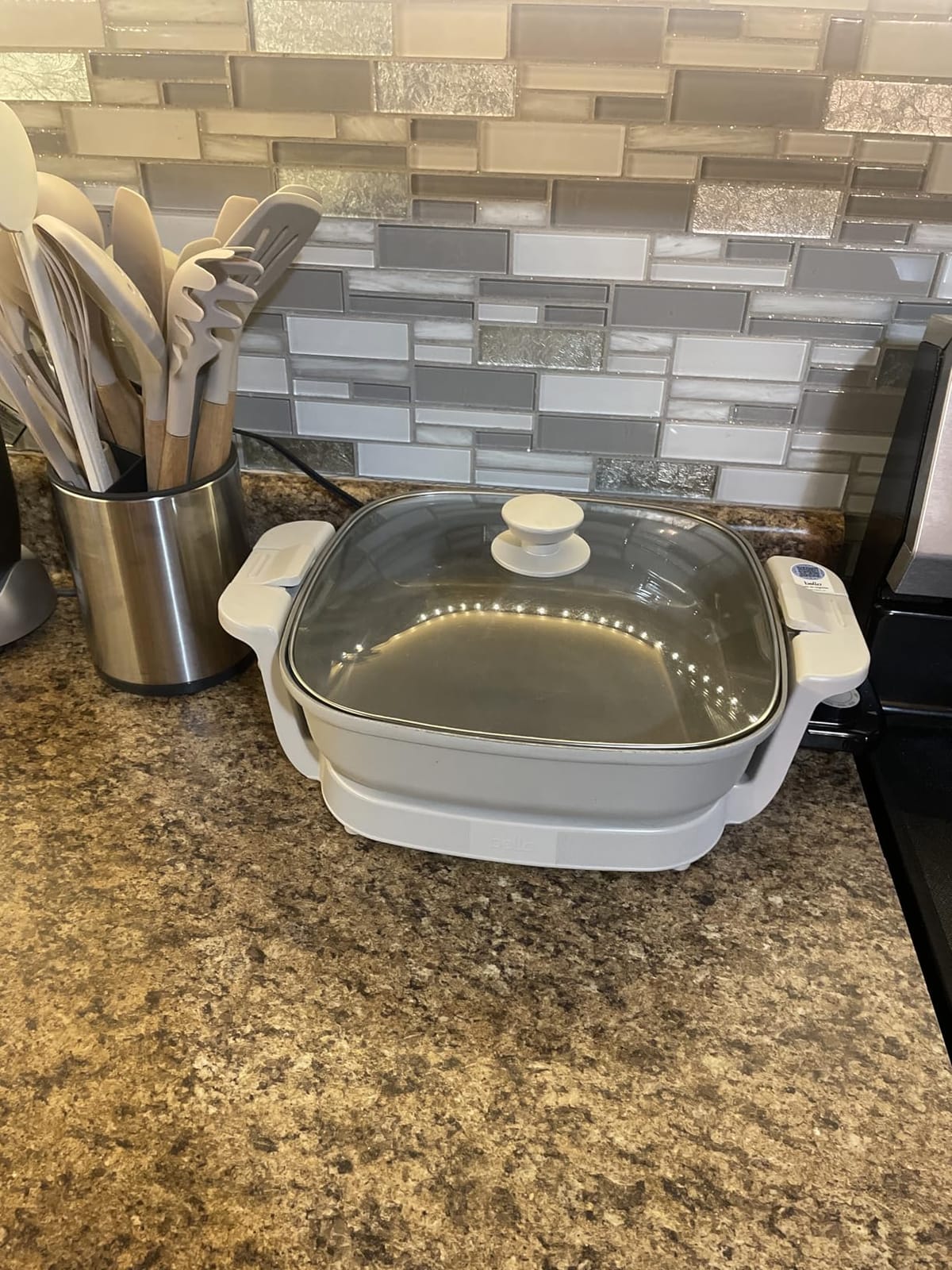 bella Fits-Anywhere SAUTE XL Make & Take Skillet, Non-Toxic, Oatmilk customer photo 1