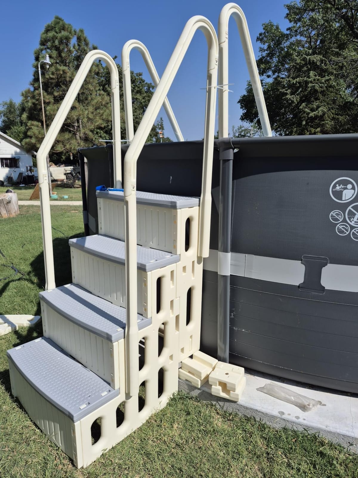 VINGLI Pool Ladder for Above Ground Pools 4-Step, Safety Stair - White&Blue customer photo 1