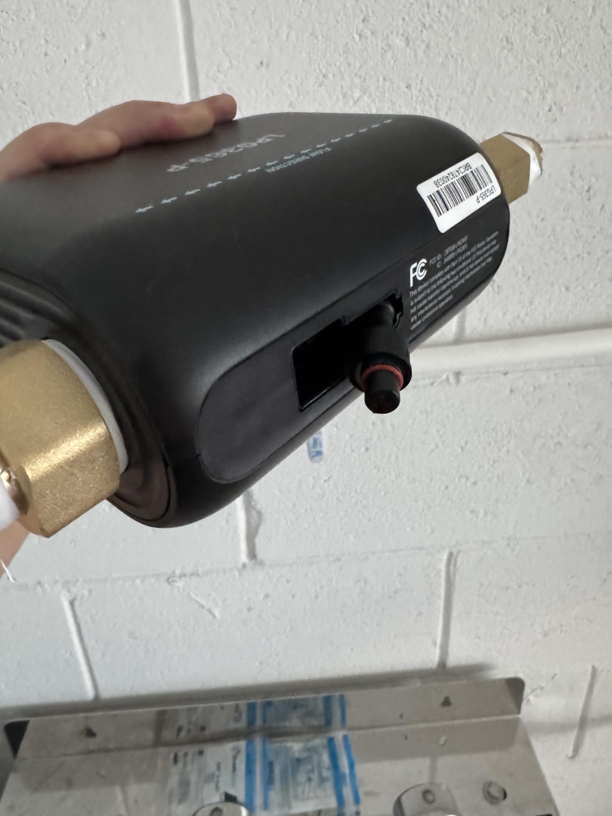 Frizzlife LPG365-P Smart Water Automatic Shutoff Valve W/ 3 Leak Sensors, 0.01 GPM Ultrasonic Micro Leak Detection,Wi-Fi/App Enabled Flow Meter, Pressure+Flow Monitor, 24/7 Water Usage Reports,3/4