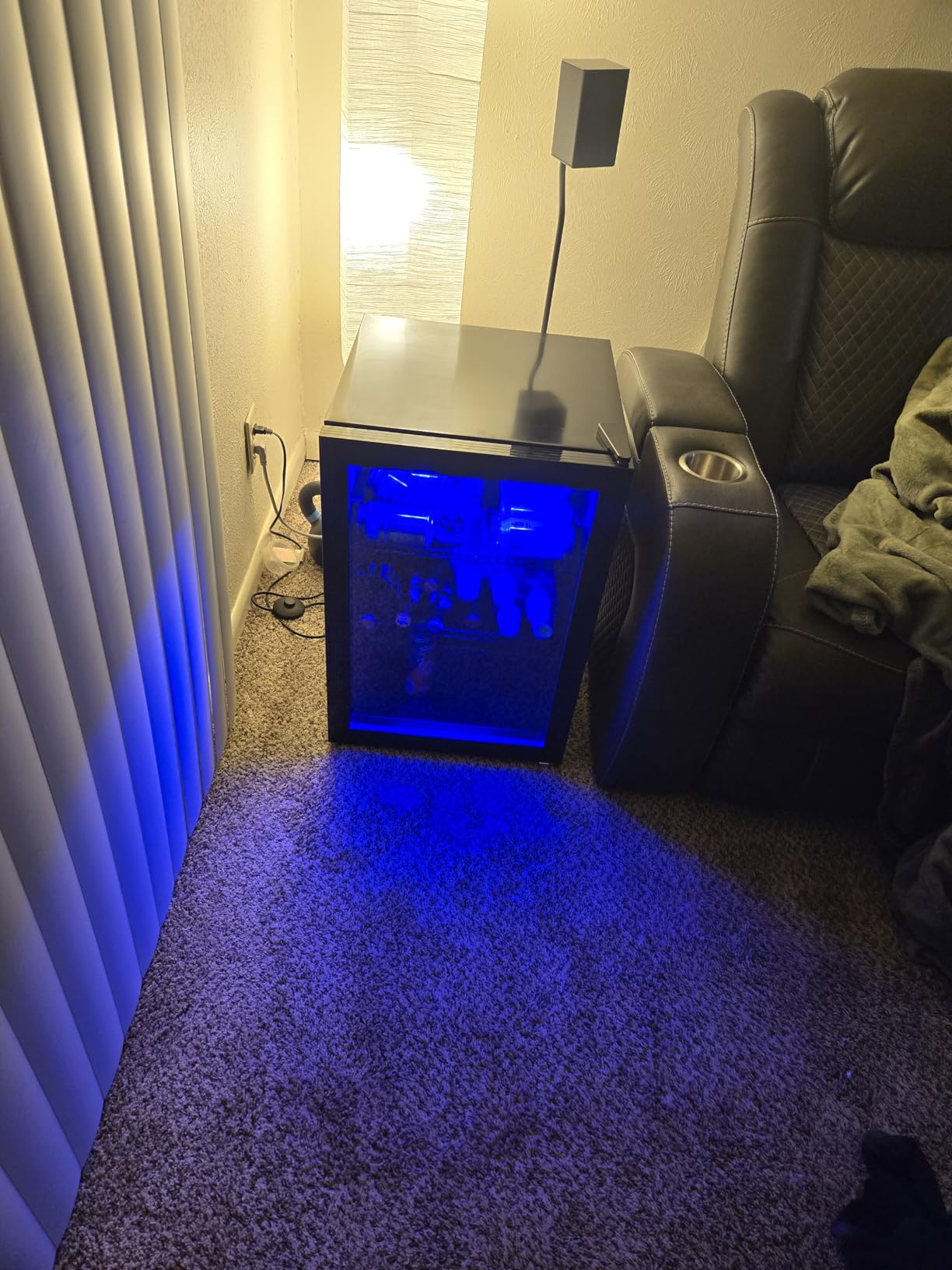18L Beverage Refrigerator Cooler, 24-Can Mini Fridge with Glass Door customer photo 2