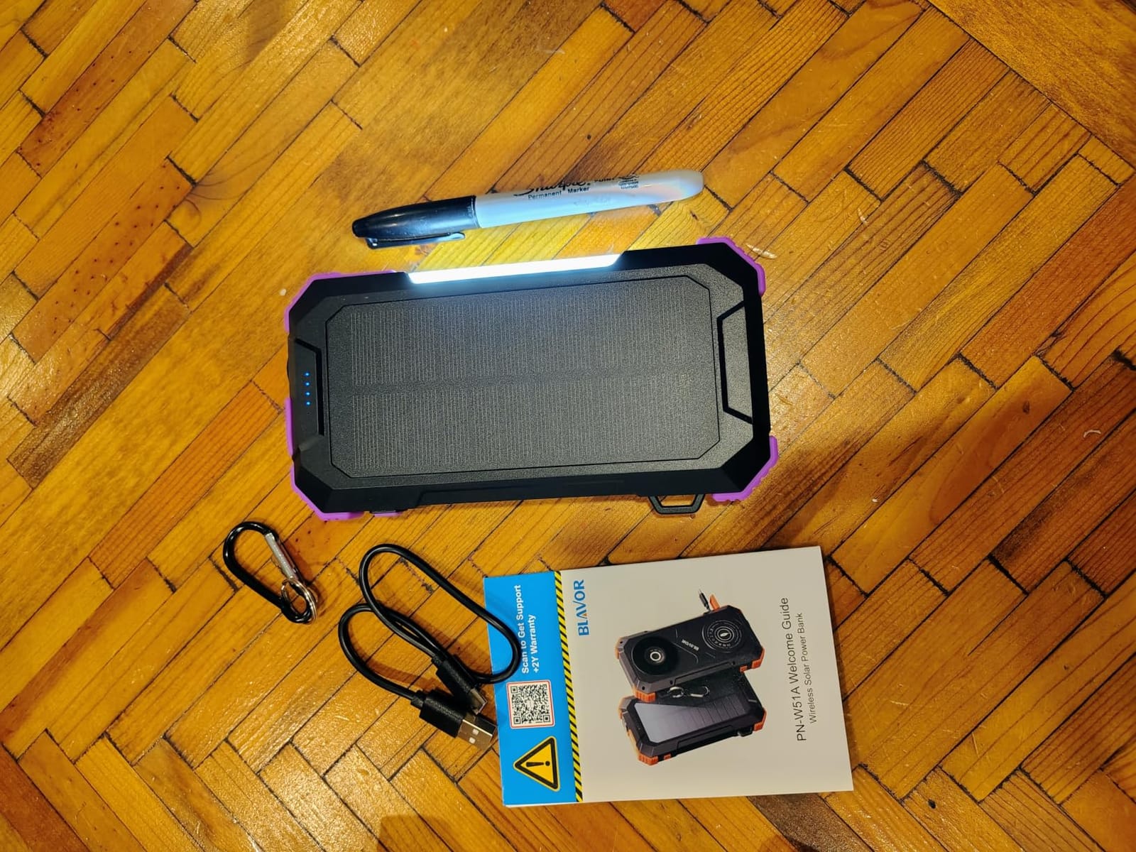 BLAVOR Solar Power Bank Built-in Retractable Cable 20000mAh customer photo 2