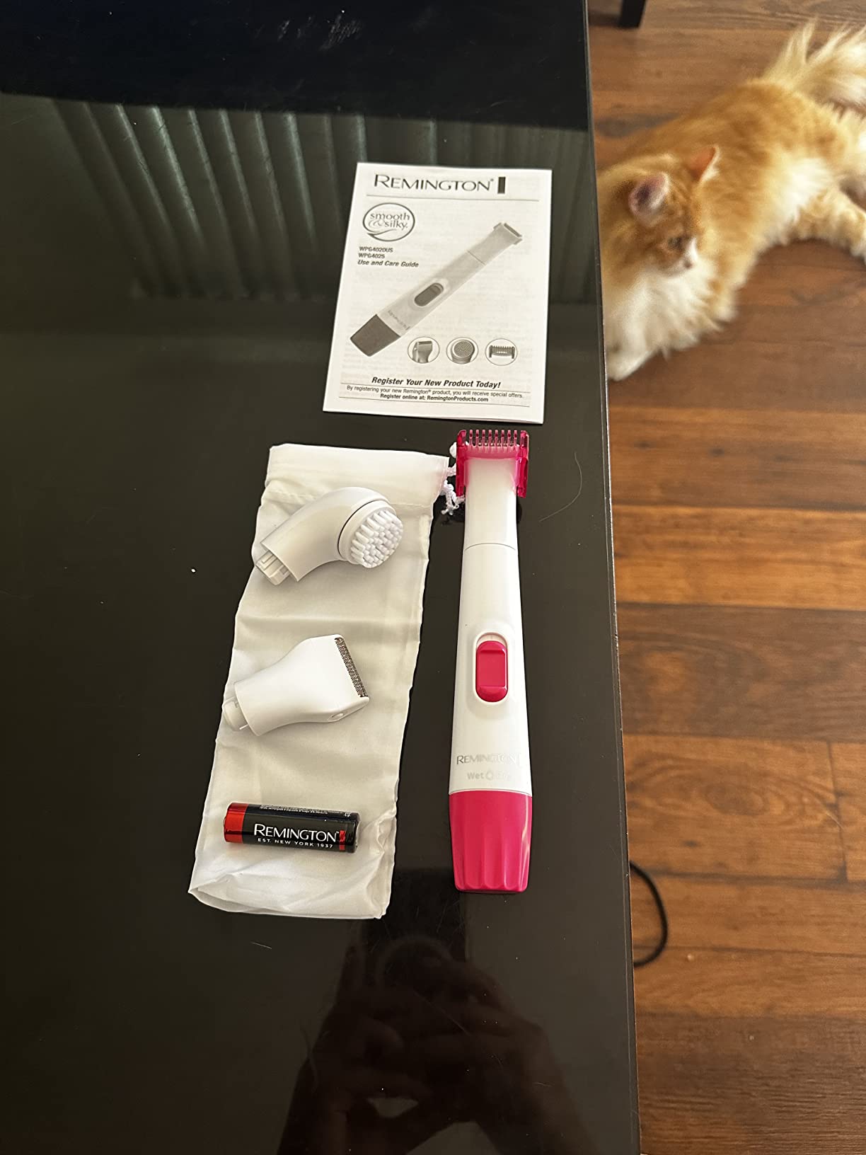 Remington Smooth & Silky Body & Bikini Kit, Cordless Bikini Trimmer and Shaver for Women, Waterproof for Grooming in the Shower, Beige customer photo 2