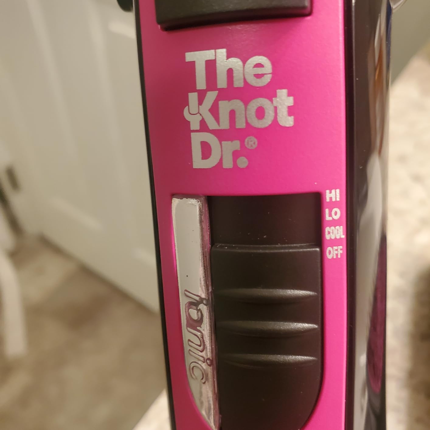 Conair All-in-One Hot Air Brush, Ionic Technology, Mixed Bristles, 1000W customer photo 1