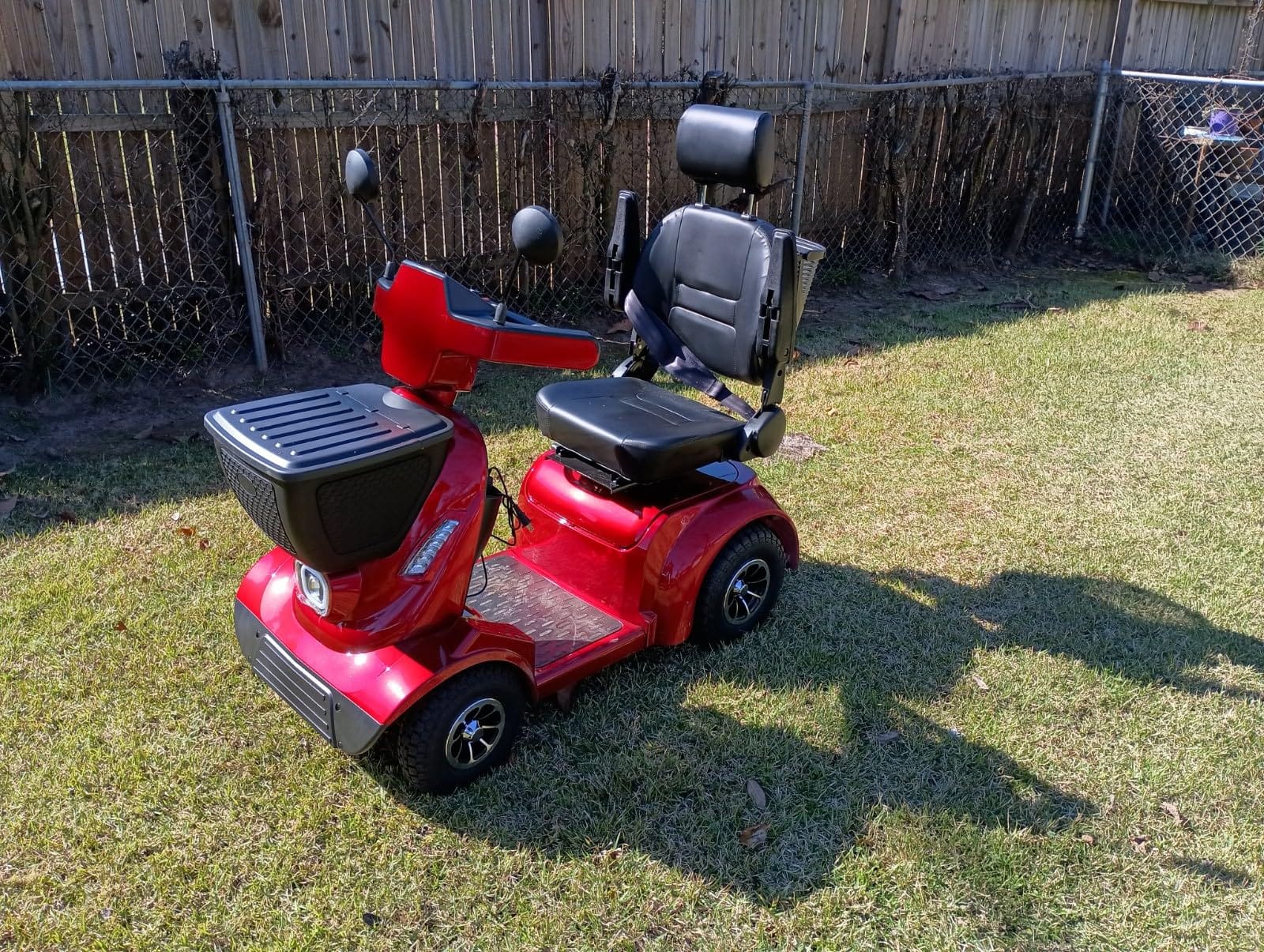 Ecomobi Heavy Duty Mobility Scooter, 550 lbs Capacity, 1000W, 32-Mile Range customer photo 1
