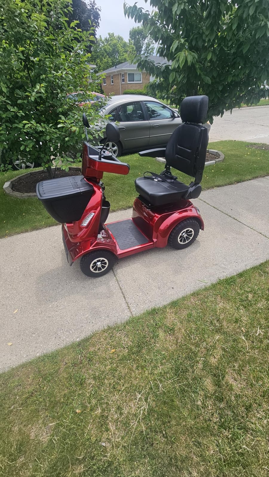 Ecomobi Heavy Duty Mobility Scooter, 550 lbs Capacity, 1000W, 32-Mile Range customer photo 2