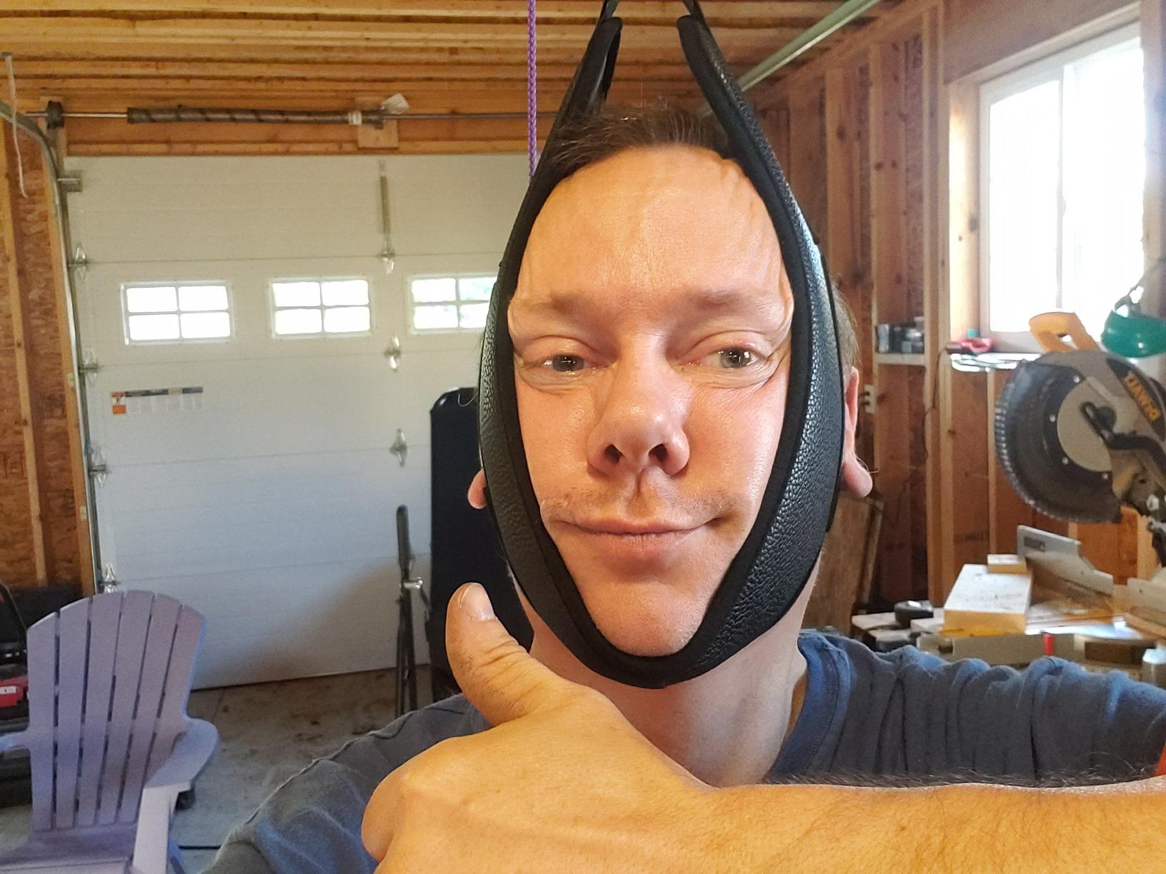 Neck Stretcher Cervical Traction Device for Home Use - Over The Door Cervical Neck Traction Device for Decompression Home Physical Therapy, Portable Neck Traction Device for Neck Pain (Black) customer photo 2