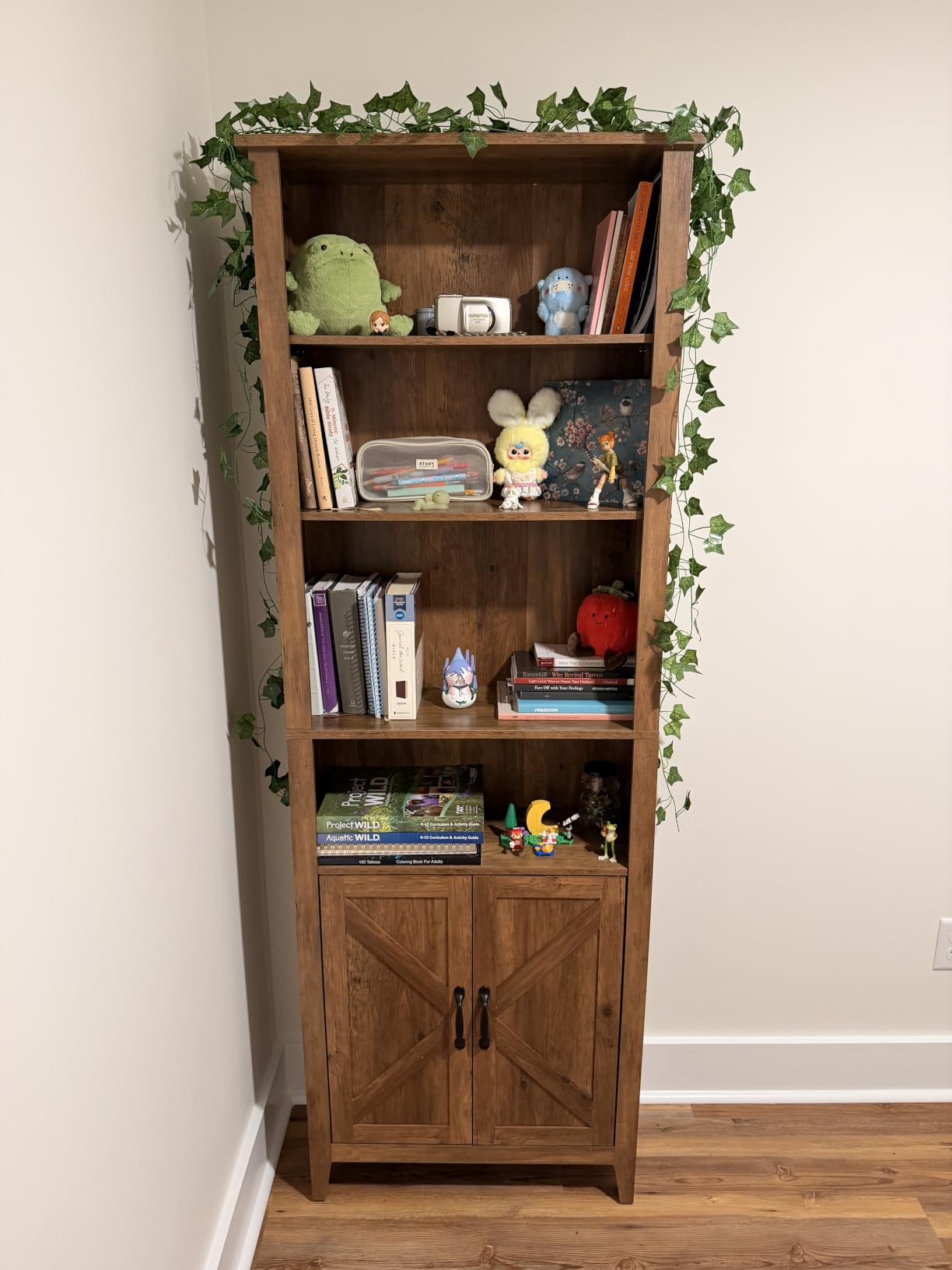 VASAGLE Farmhouse Bookshelf, 6-Tier Bookcase with Doors customer photo 2