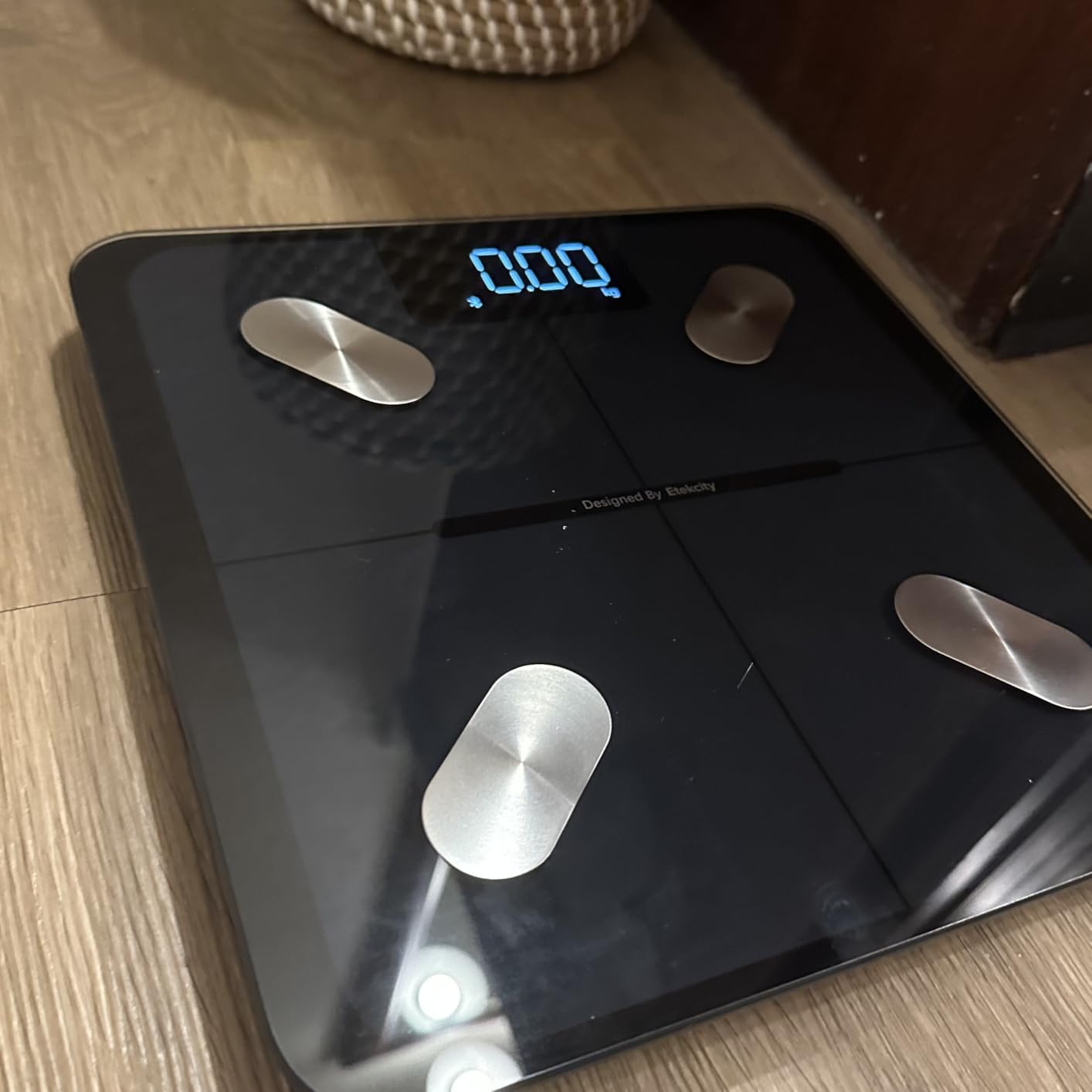 Etekcity WiFi 8-Electrode Smart Scale for Body Weight and Fat customer photo 1