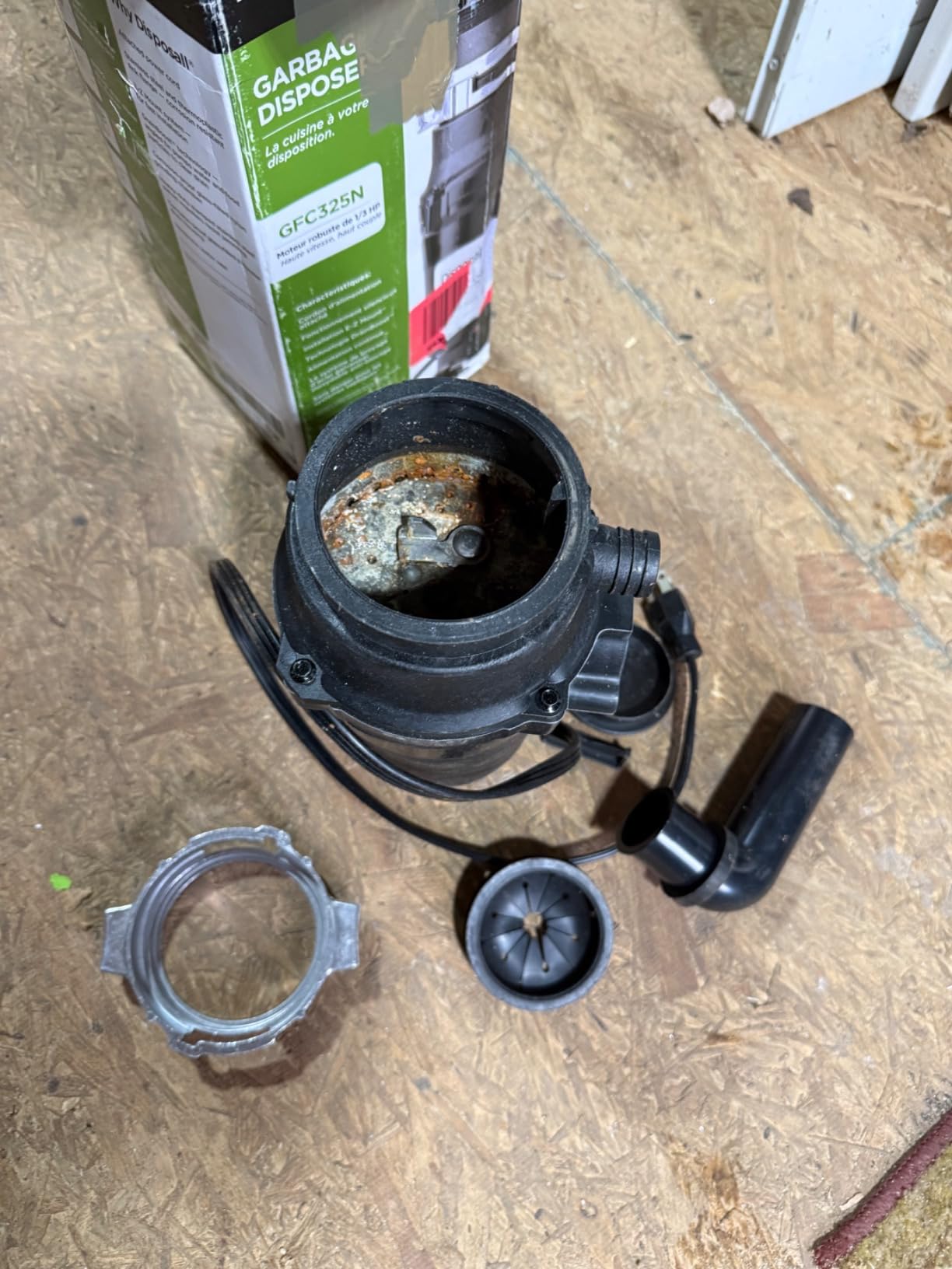 GE Disposall Continuous Feed 1/3 Horsepower Motor Garbage Disposer, Good for Grinding: Cooked Pasta & Fruit Peels, Easy Install Kit & Power Cord Included, Recommended for 1-2 Person Homes, GFC325N customer photo 1