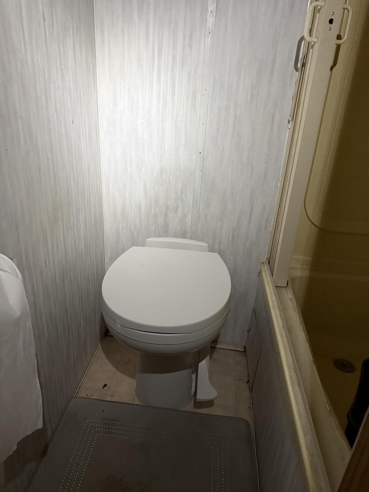 Aqua-Magic Residence RV toilet / High Profile / White - Thetford 42169 customer photo 1