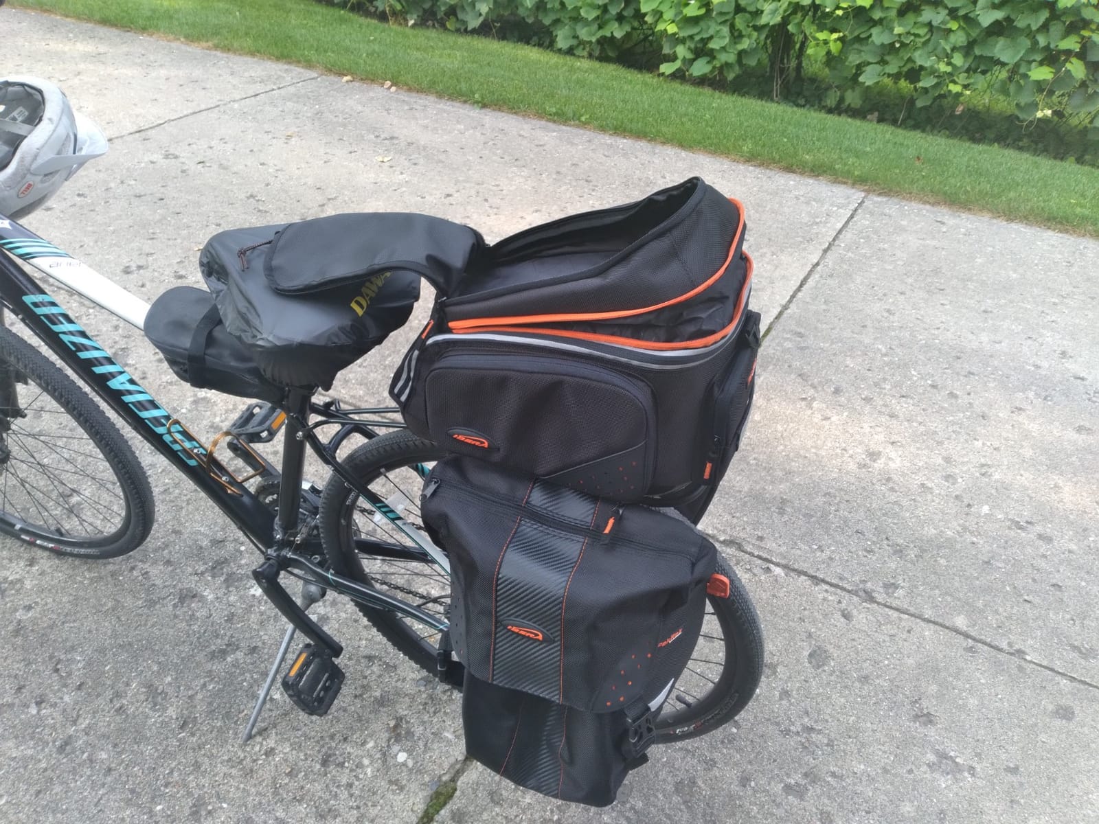 Ibera Bicycle Bag PakRak Clip-On Quick-Release All Weather Bike Panniers (Pair), Includes Rain Cover , Black customer photo 2