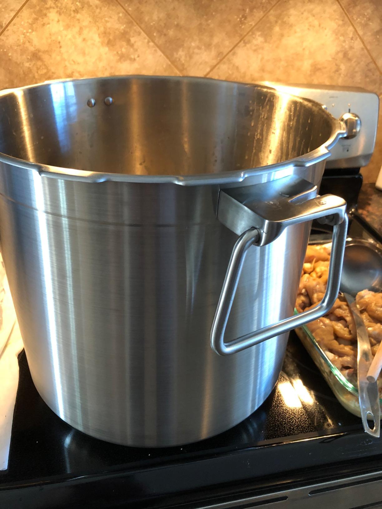 Buffalo 32 Quart Stainless Steel Pressure Cooker Extra Large Canning Pot with Lid for Commercial Use - Easy to Clean Induction Stove Top Pressure Canner, Can Cooker - QCP430 customer photo 1