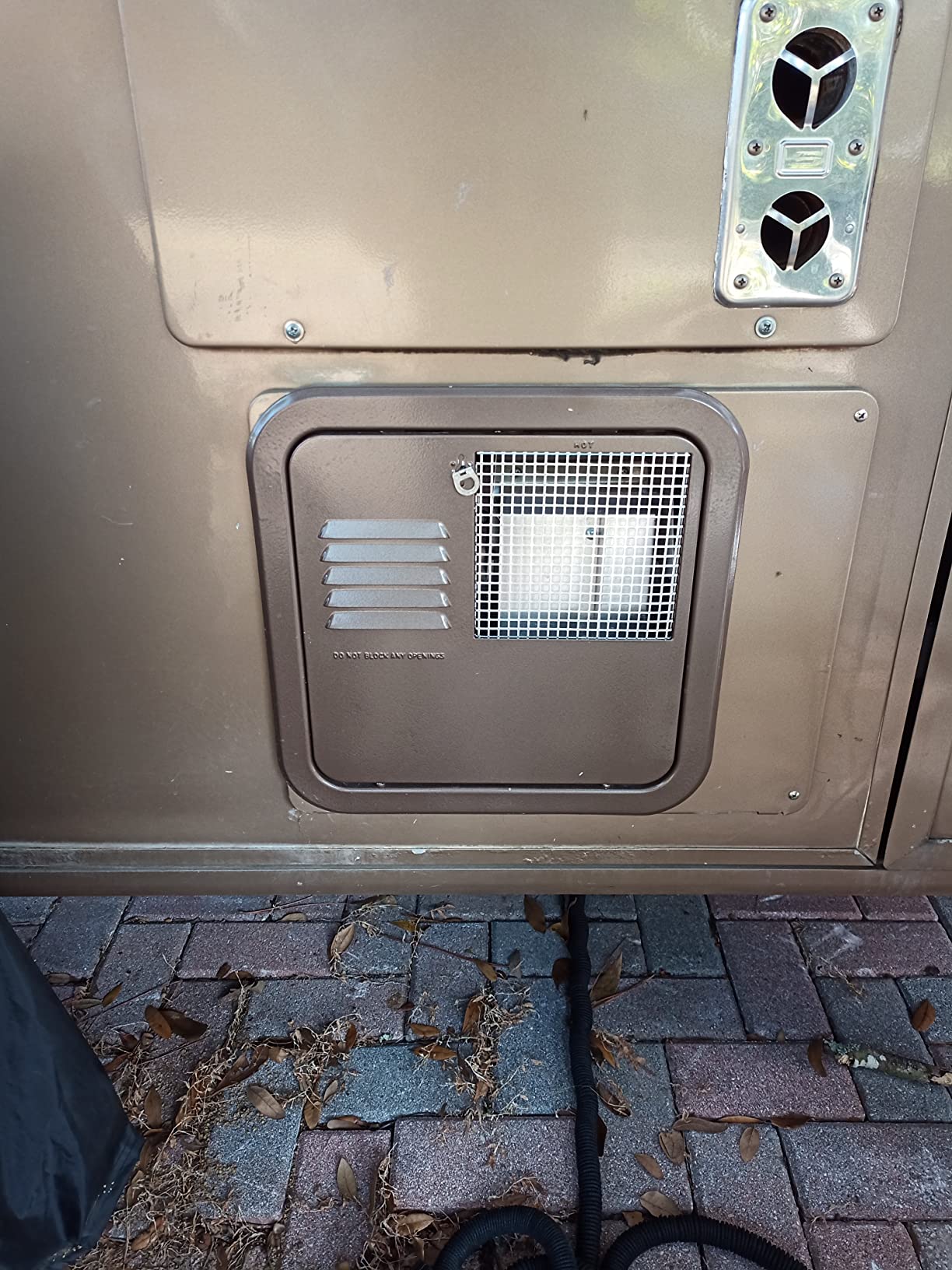 Suburban SW12DEL 12-Gallon RV Water Heater, DSI & 12VDC Relay (5248A) customer photo 1
