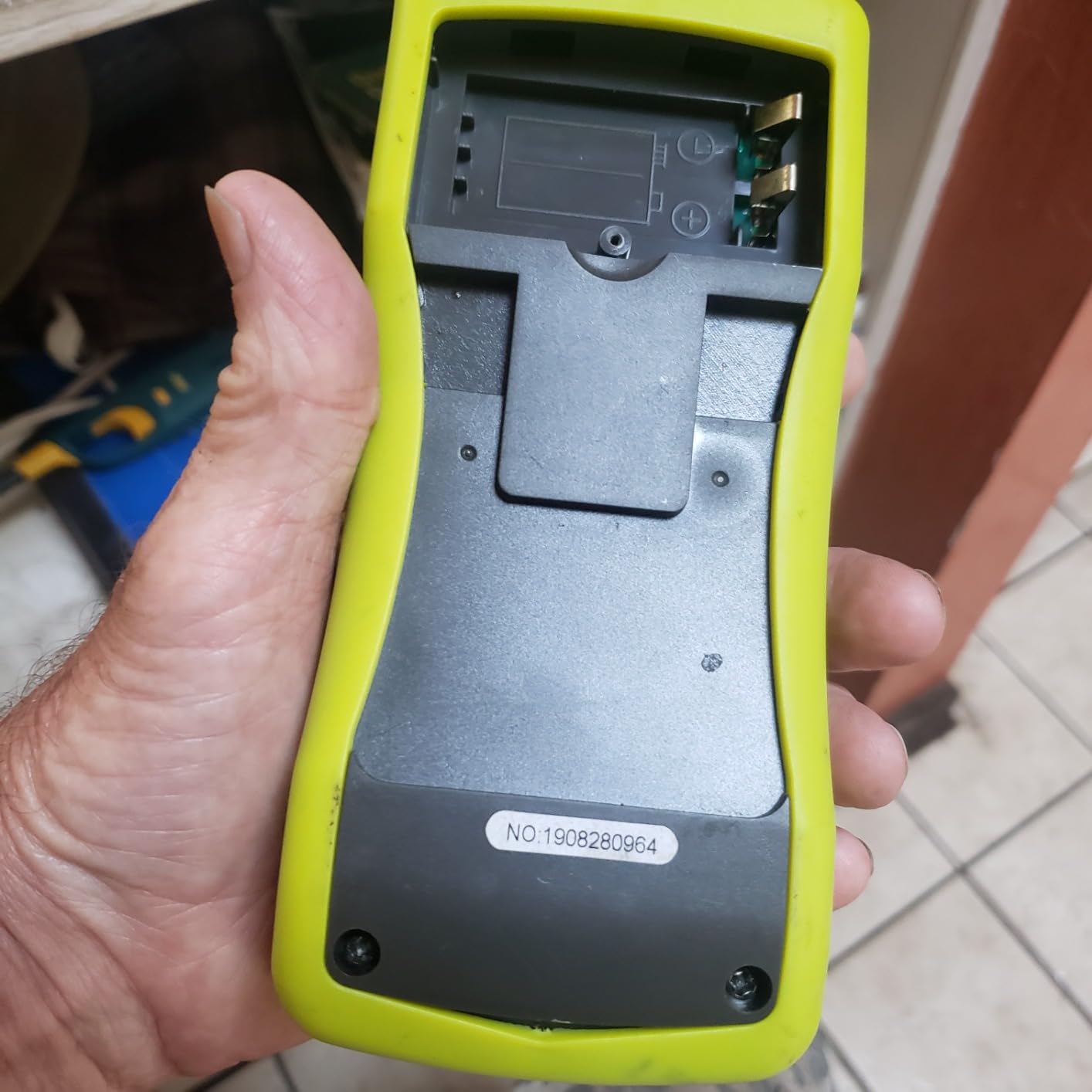 Performance Tool W2972 Digital Automotive Multimeter with Large LCD customer photo 1