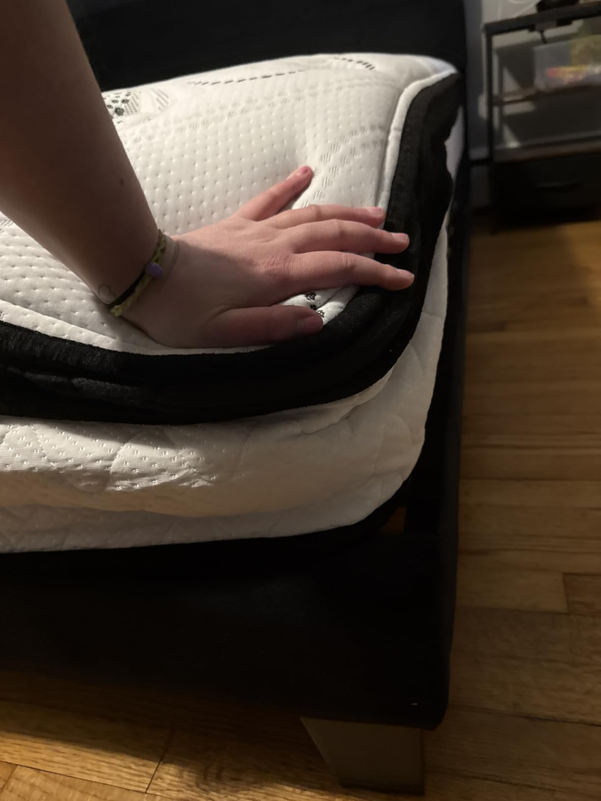 Signature Design by Ashley 12 Inch Hybrid King Mattress in a Box customer photo 2