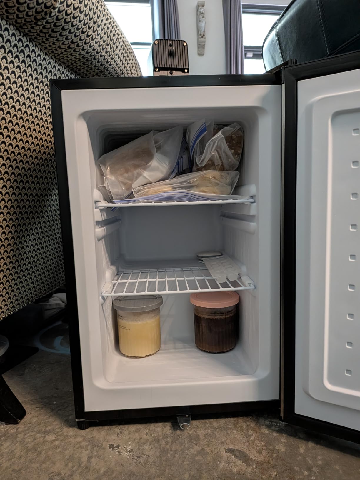 Whynter Upright Mini Freezer, 3.1 Cu Ft, Silver, CUF-301SS customer photo 1