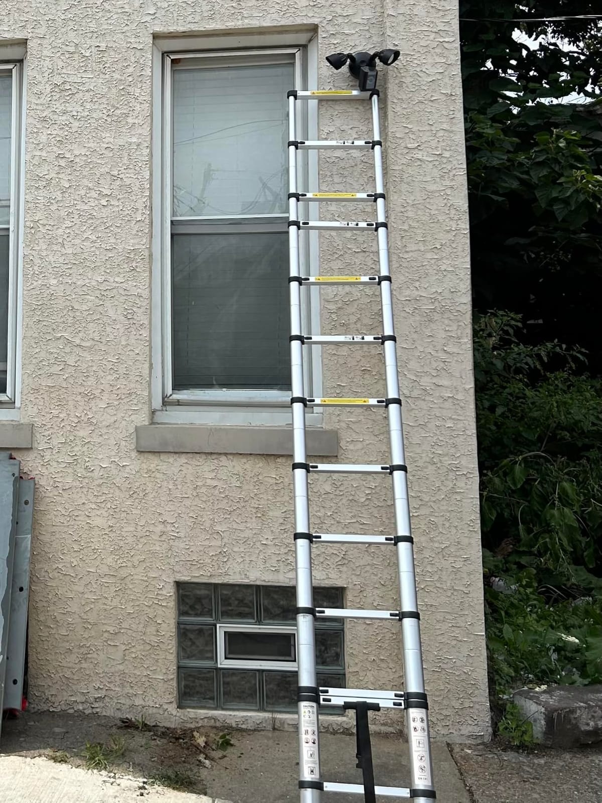 Yami 8.5FT Telescoping Ladders, Aluminum Extension Ladder customer photo 1