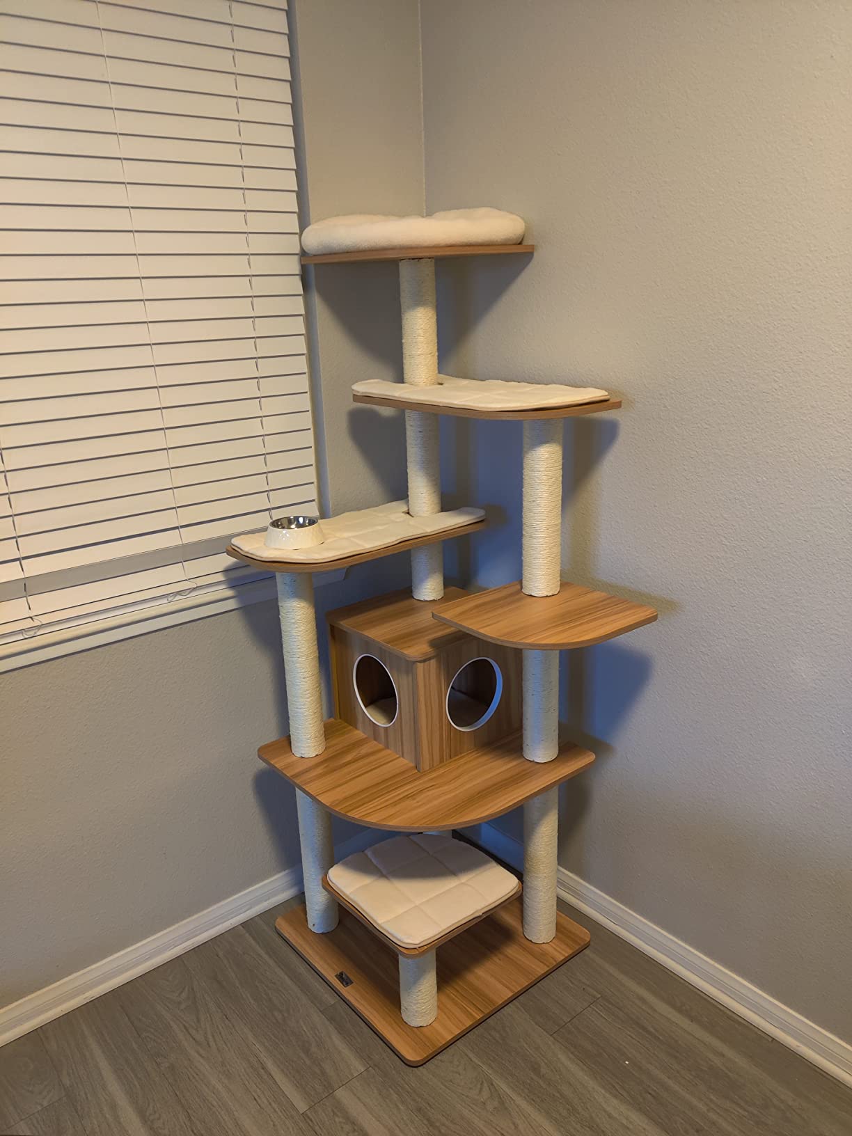 Tangkula 69 Inch Wooden Tall Cat Tree customer photo 2