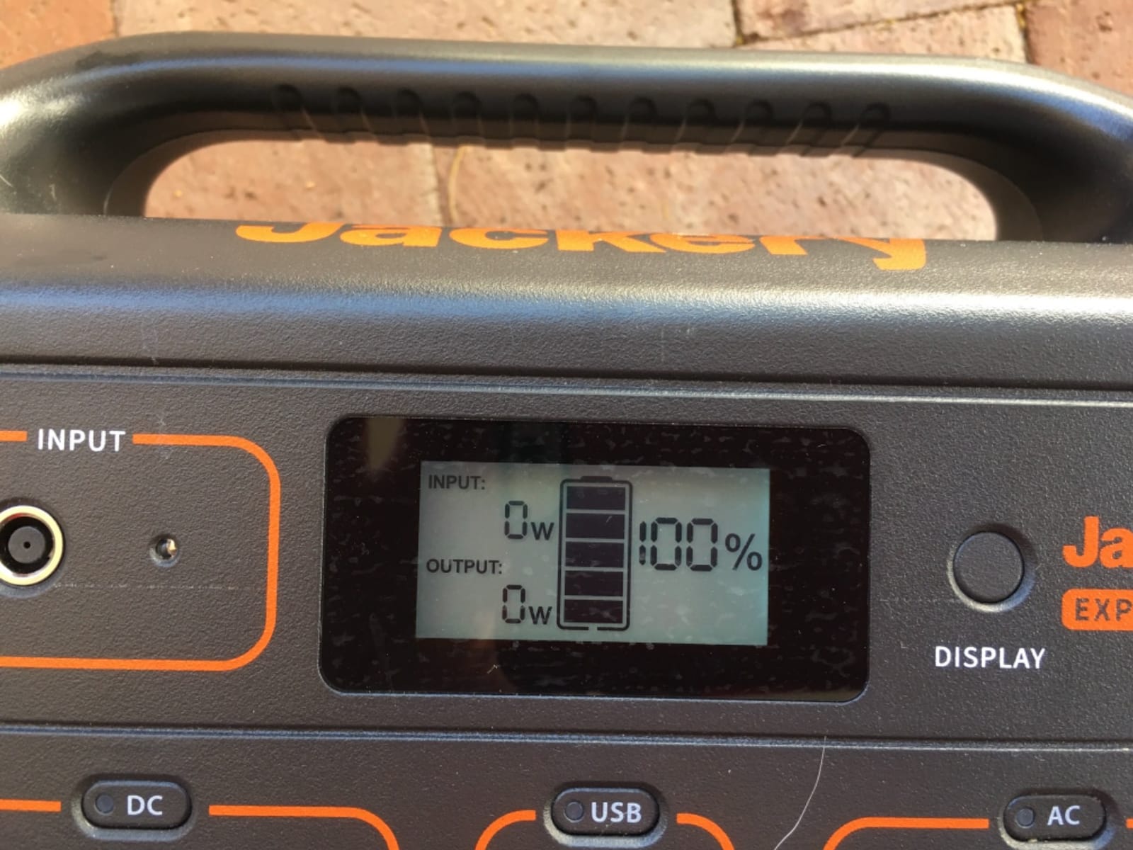 Jackery Explorer 500 v2 and 100W Solar Panel,512Wh,500W AC customer photo 1