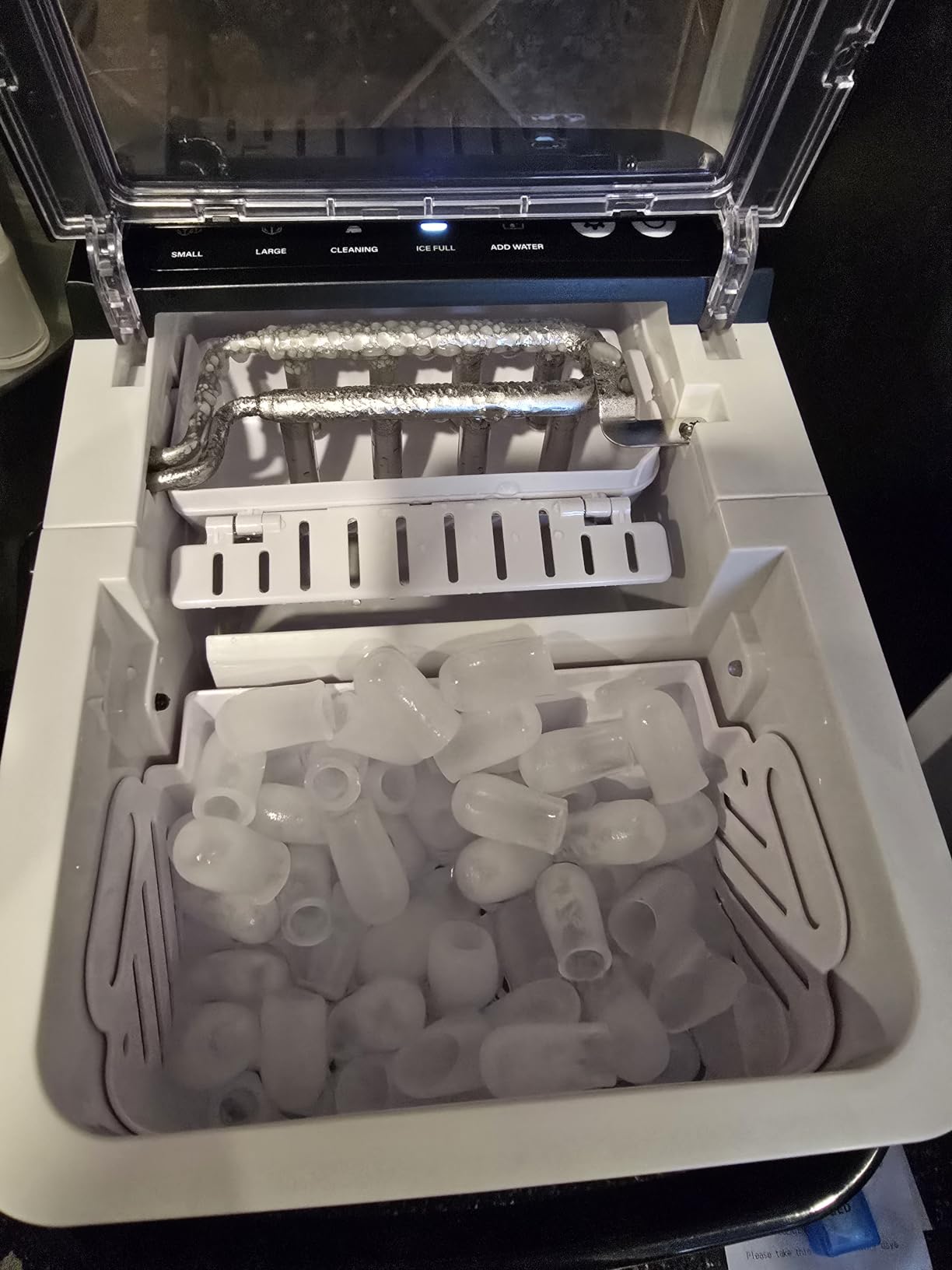 Igloo Premium Self-Cleaning Countertop Ice Maker Machine, Handled Portable Ice Maker, Produces 26 lbs. in 24 hrs. with Ice Cubes Ready in 6-8 Minutes, Comes with Ice Scoop and Basket customer photo 2