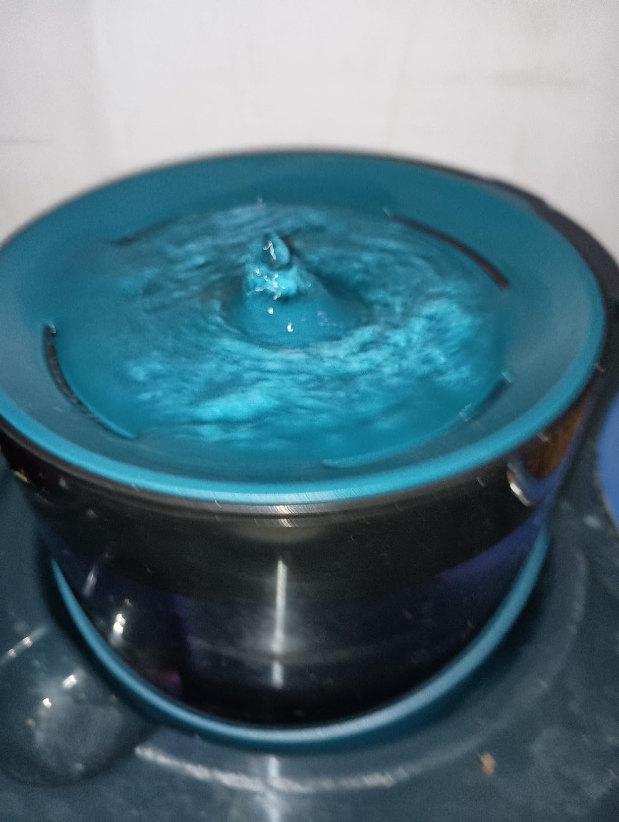 DEEIPET Cat Water Fountain, 74oz/2.2L Ultra Quiet Automatic Water Dispenser for Cats Dogs with Colorful LED Indicator, Water Bowl for Pets with Filter customer photo 1