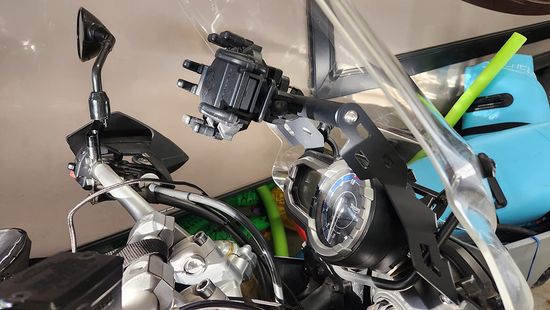 ROCKBROS Aluminum Motorcycle Bike Phone Mount with Vibration Dampener customer photo 1