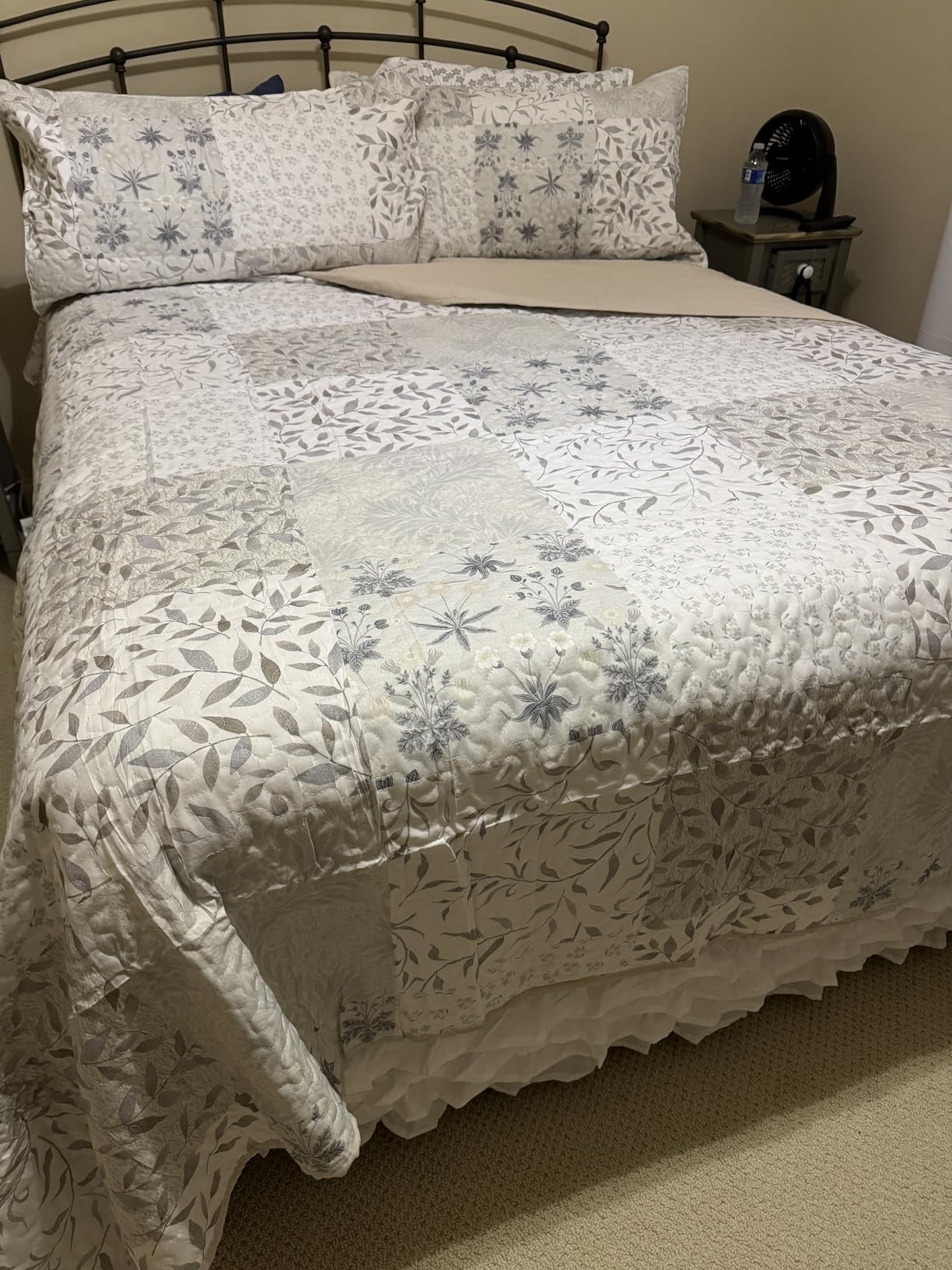 Exclusivo Mezcla Reversible Boho Quilts Queen Size Gray customer photo 1