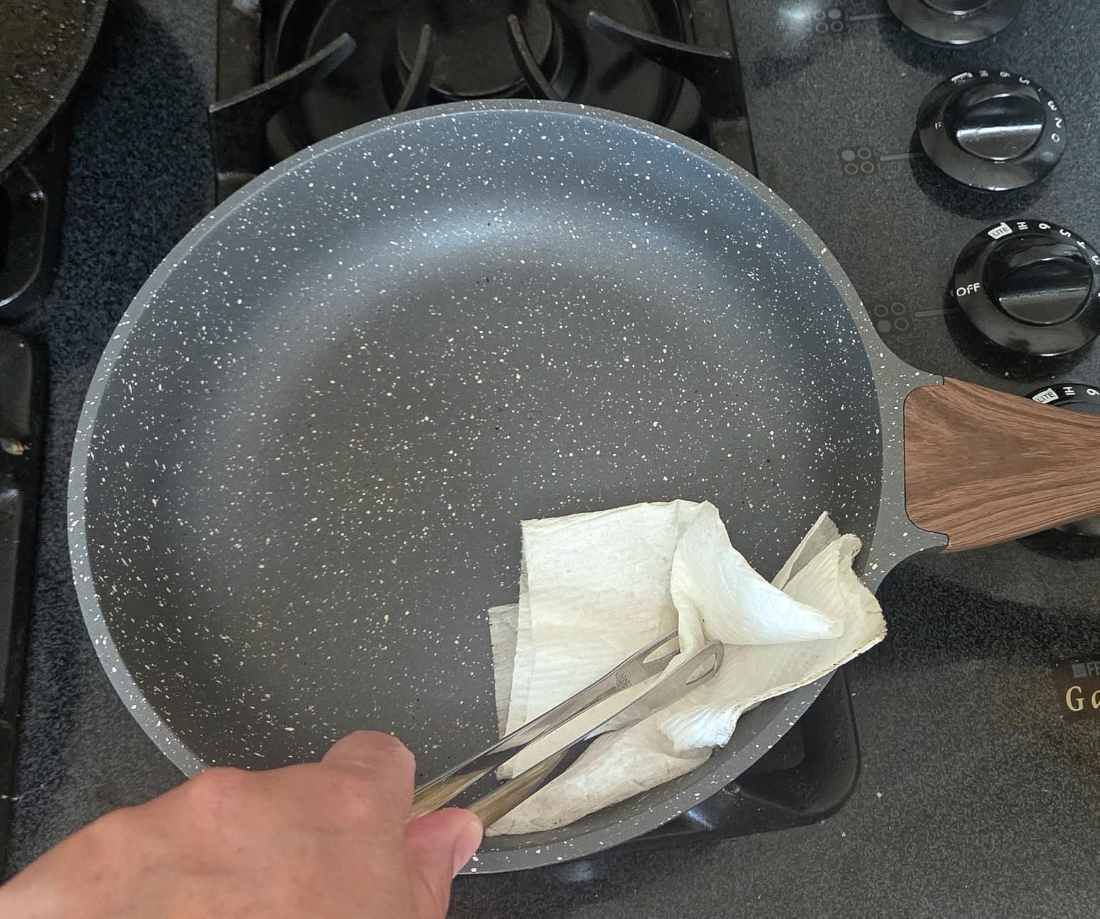 SENSARTE Nonstick Ceramic Frying Pan Skillet, 9.5 Inch Omelet Pan, Healthy Non Toxic Chef Pan, Induction Compatible Egg Pan with Heat Resistant Handle, PFAS-Free customer photo 2