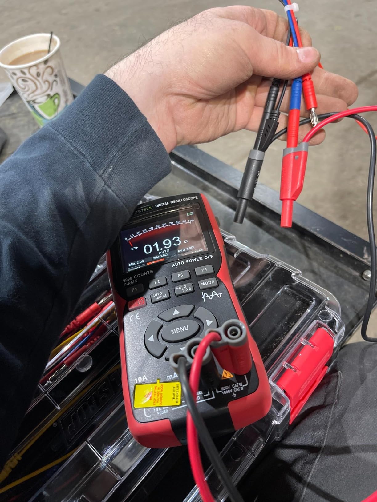 702S 2 in 1 Handheld Automotive Oscilloscope Multimeter - 10MHz Bandwidth 48MS/s Sampling Rate,Auto-Ranging 9999 Counts T-RMS Multimeter with Temperature Tester for Electronics Repair Test customer photo 1