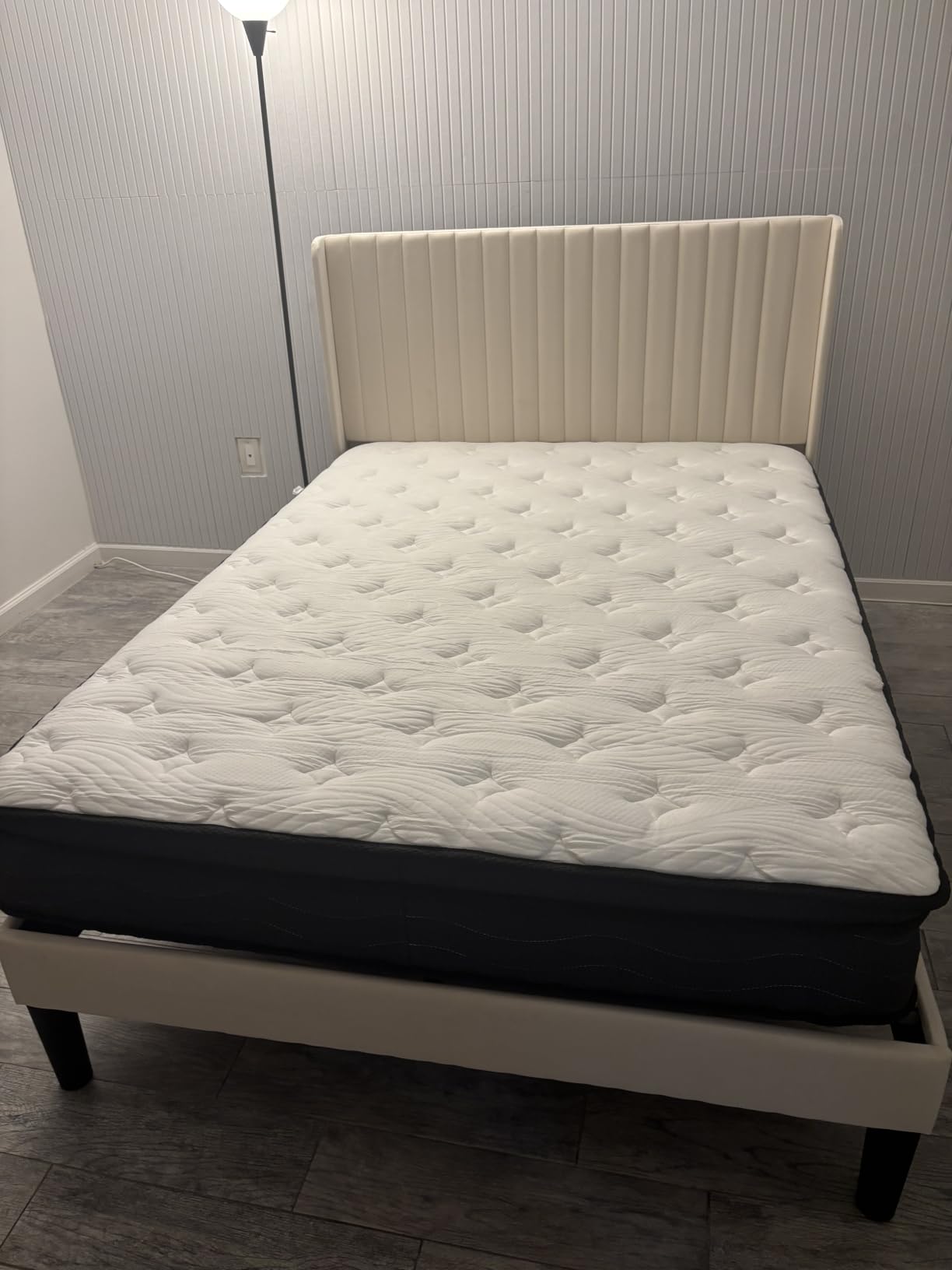 SHA CERLIN Full Size Velvet Bed Frame, Tufted Wingback Headboard, White customer photo 1
