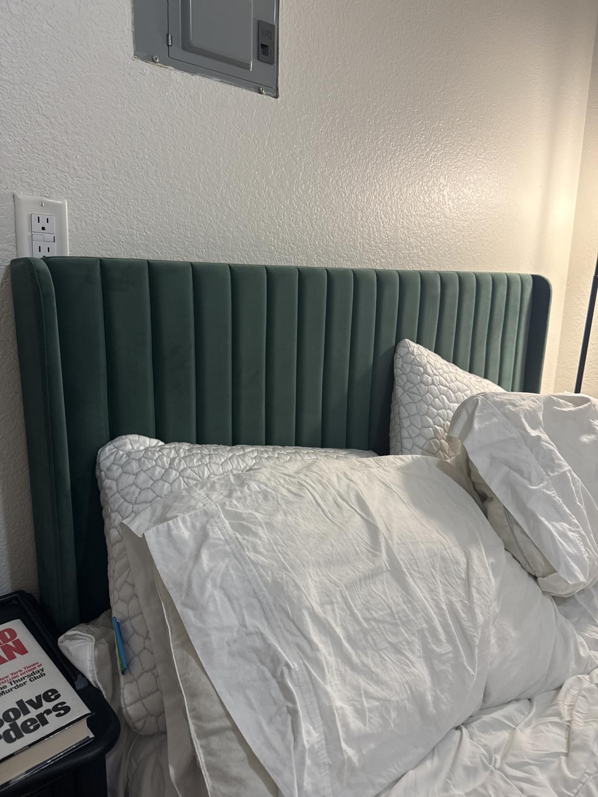 SHA CERLIN Full Size Velvet Bed Frame, Tufted Wingback Headboard, White customer photo 2