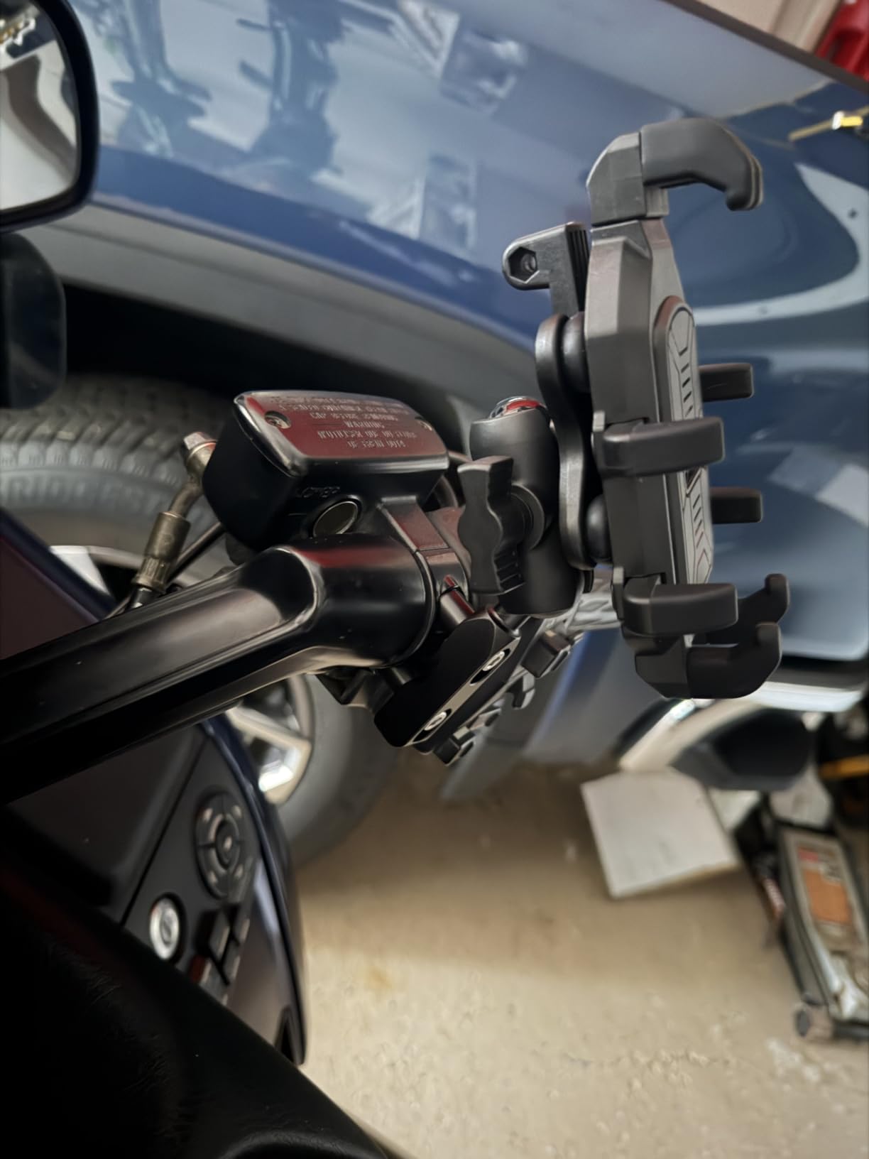 BRCOVAN Motorcycle Phone Mount Holder with Vibration Dampener customer photo 1
