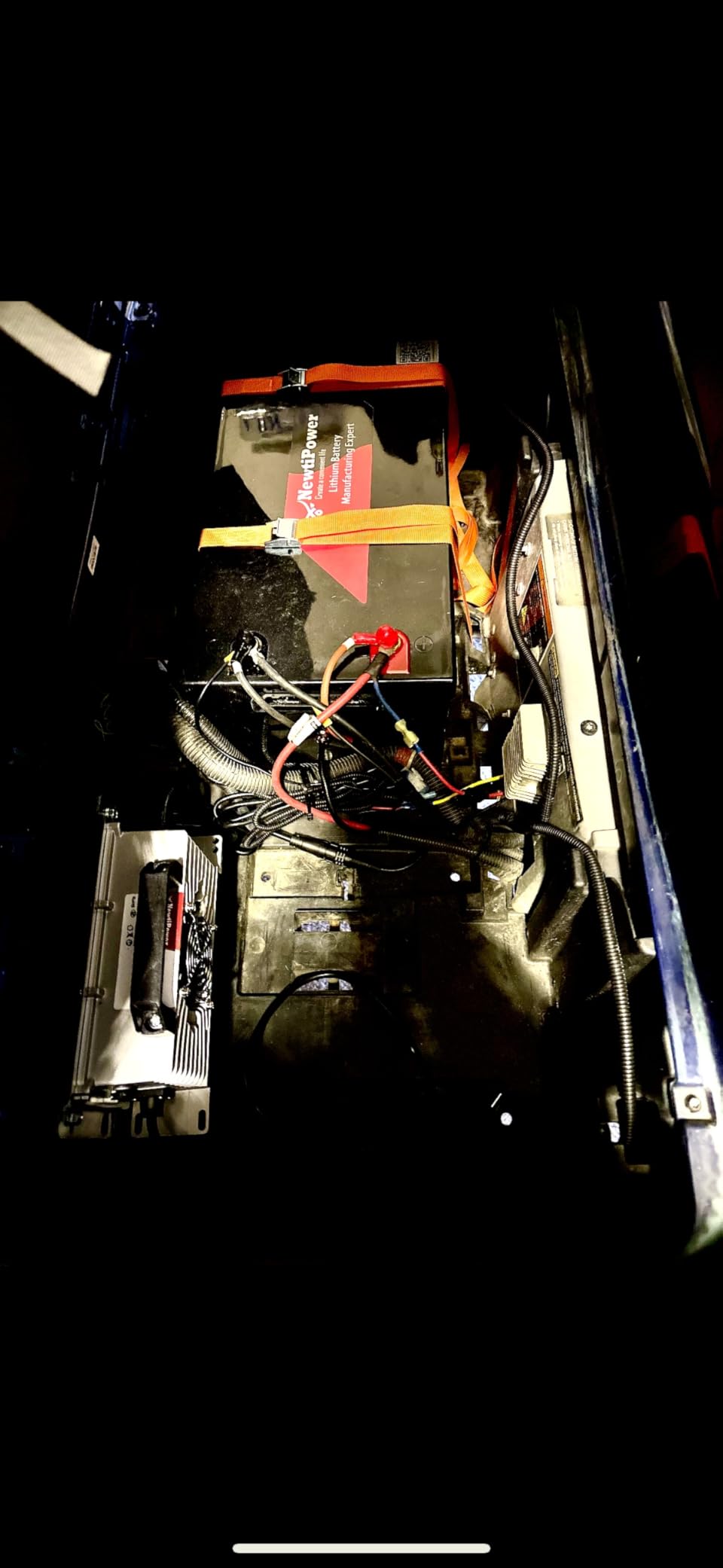 12V 330Ah LiFePO4 Battery Small Size, 4224Wh Lithium Battery with 200A BMS, Up to 10000+ Rechargeable Cycles, Perfect for RV Camping, Trolling Motor, Solar Power Storage customer photo 1