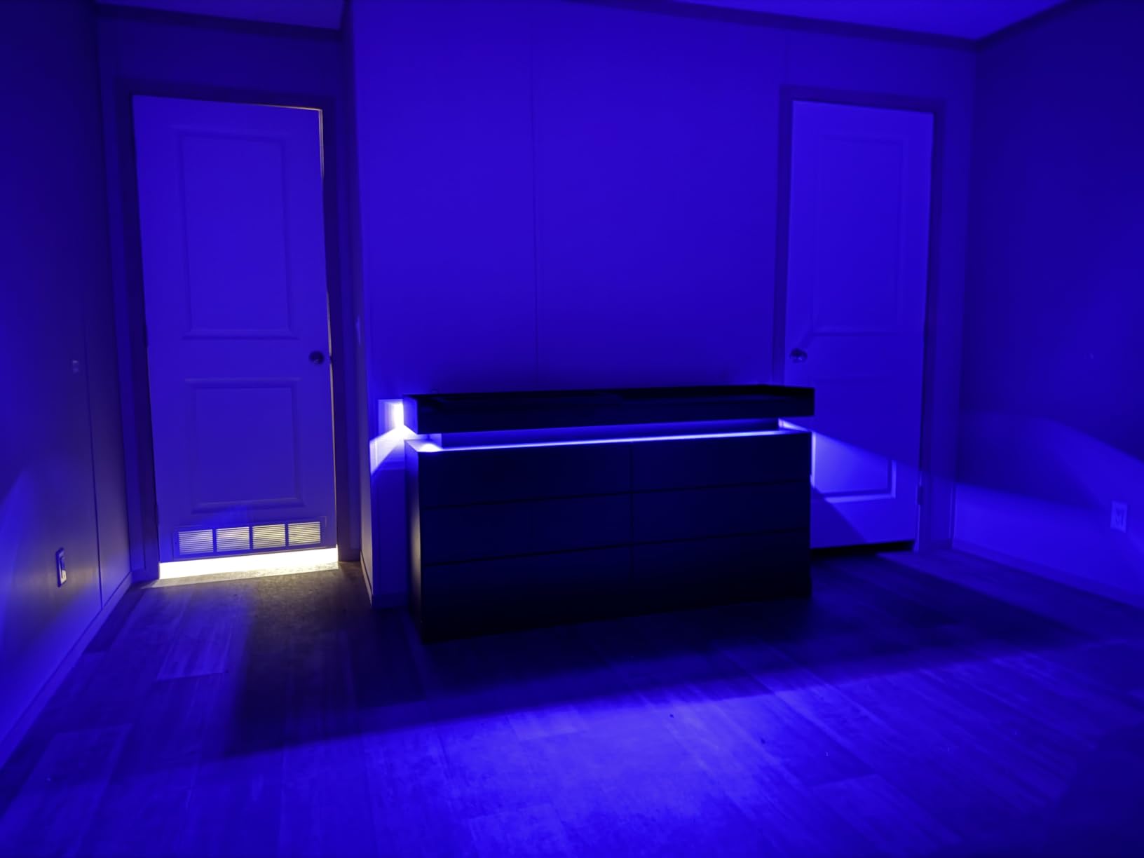 Gyfimoie 6 Drawer Dresser with Power Outlet, Dresser with LED Light customer photo 1
