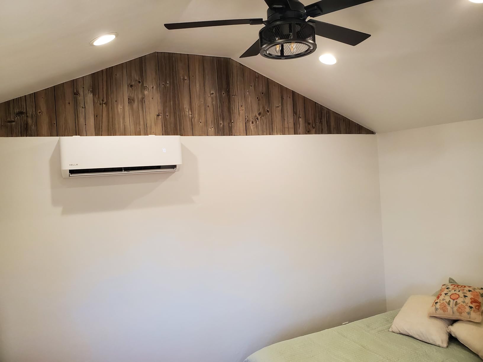 DELLA Optima Series 23000 BTU Mini Split AC with Soft Airflow, Hyper Heat Down to -13°F, Up to 1500 Sq. Ft,23 SEER2 230V,Energy Star,WiFi & Alexa,Inverter AC,1.92 Ton Pre-Charged Heat Pump,16.4ft Kit customer photo 1