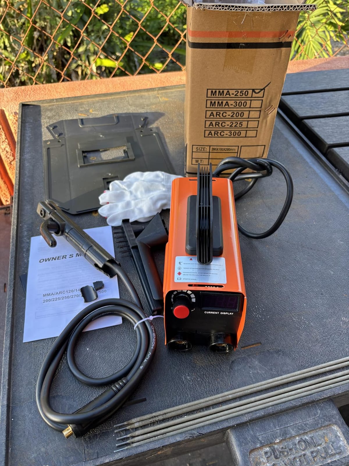 Siasky Mini Welding Machine, Upgraded Welder Machine 110V, Portable Stick Welder MMA-250A, IGBT Inverter Welder with Hot Start, Arc Force, Anti-Stick (20 welding rods) customer photo 1