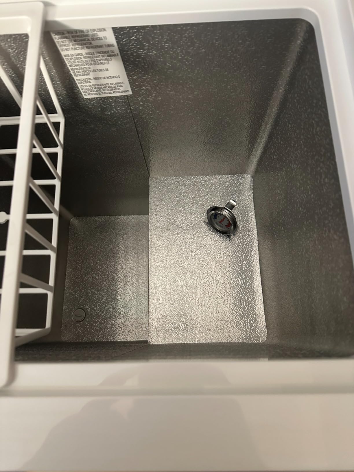 BLACK+DECKER 19.8 Cu. Ft. Chest Freezer, R600a Refrigerant, BCF1980E, White customer photo 2