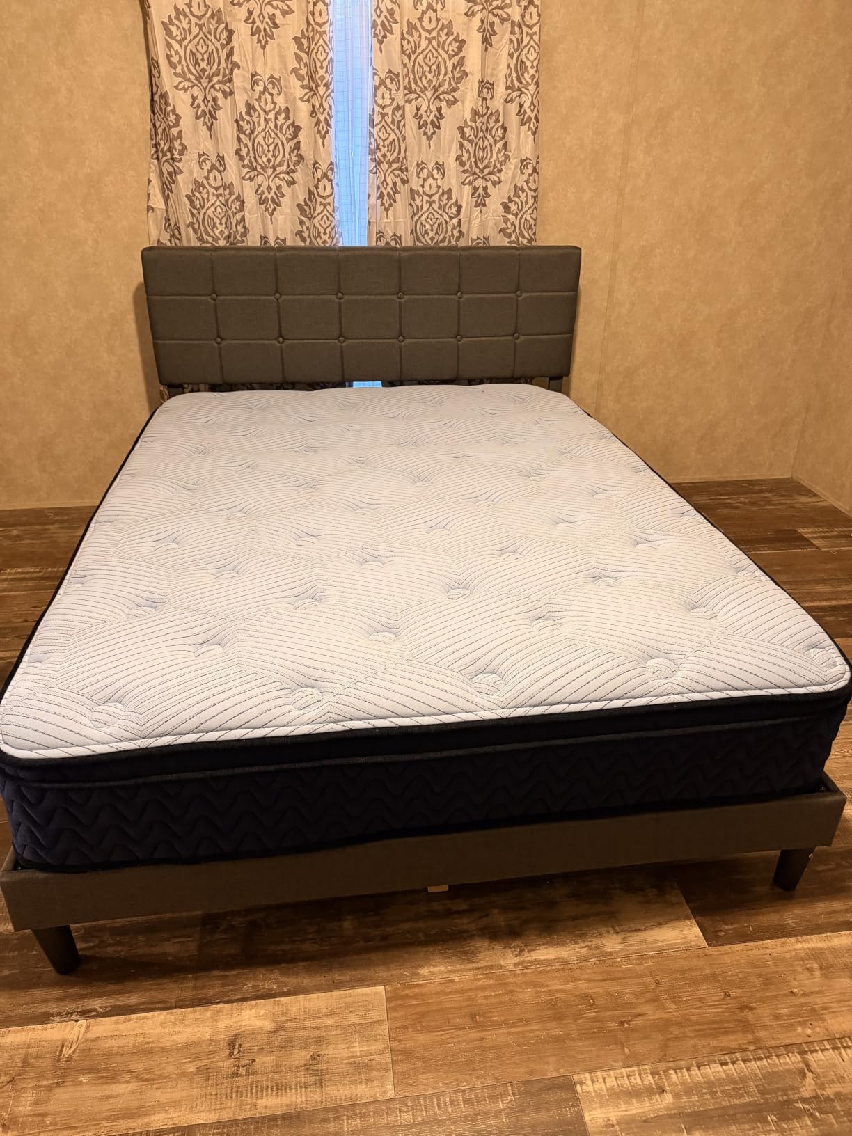 Yaheetech Full Size Upholstered Tufted Bed Frame with Headboard customer photo 2