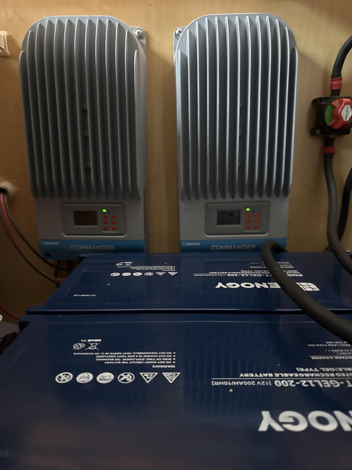 2500W Pure Sine Wave Inverter 12V DC to 120V AC with Built-in ATS for RVs customer photo 1